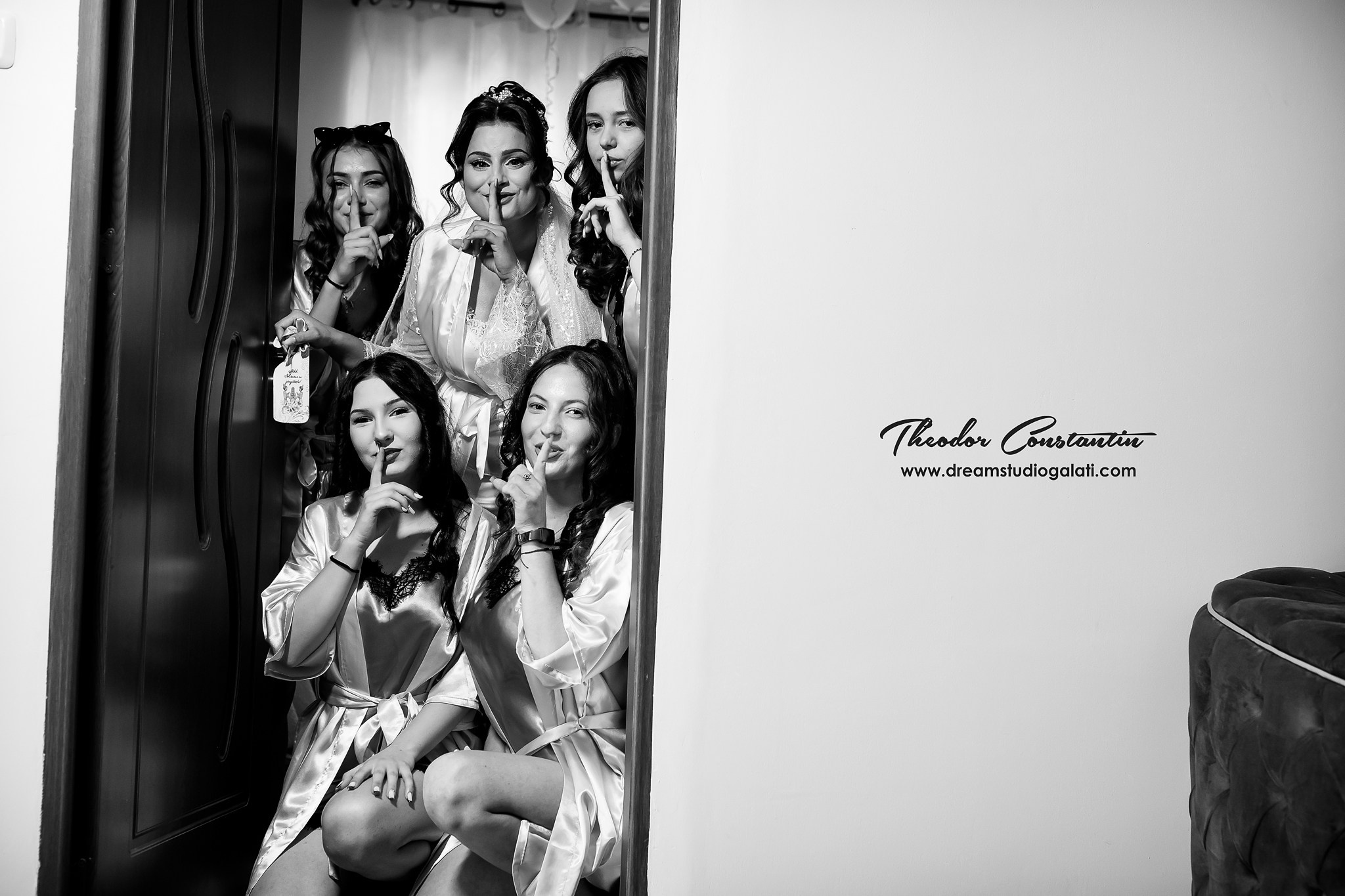 Cadre Interior Nunta. Dream Studio Galați – ședințe foto profesionale pentru familie, portrete și evenimente