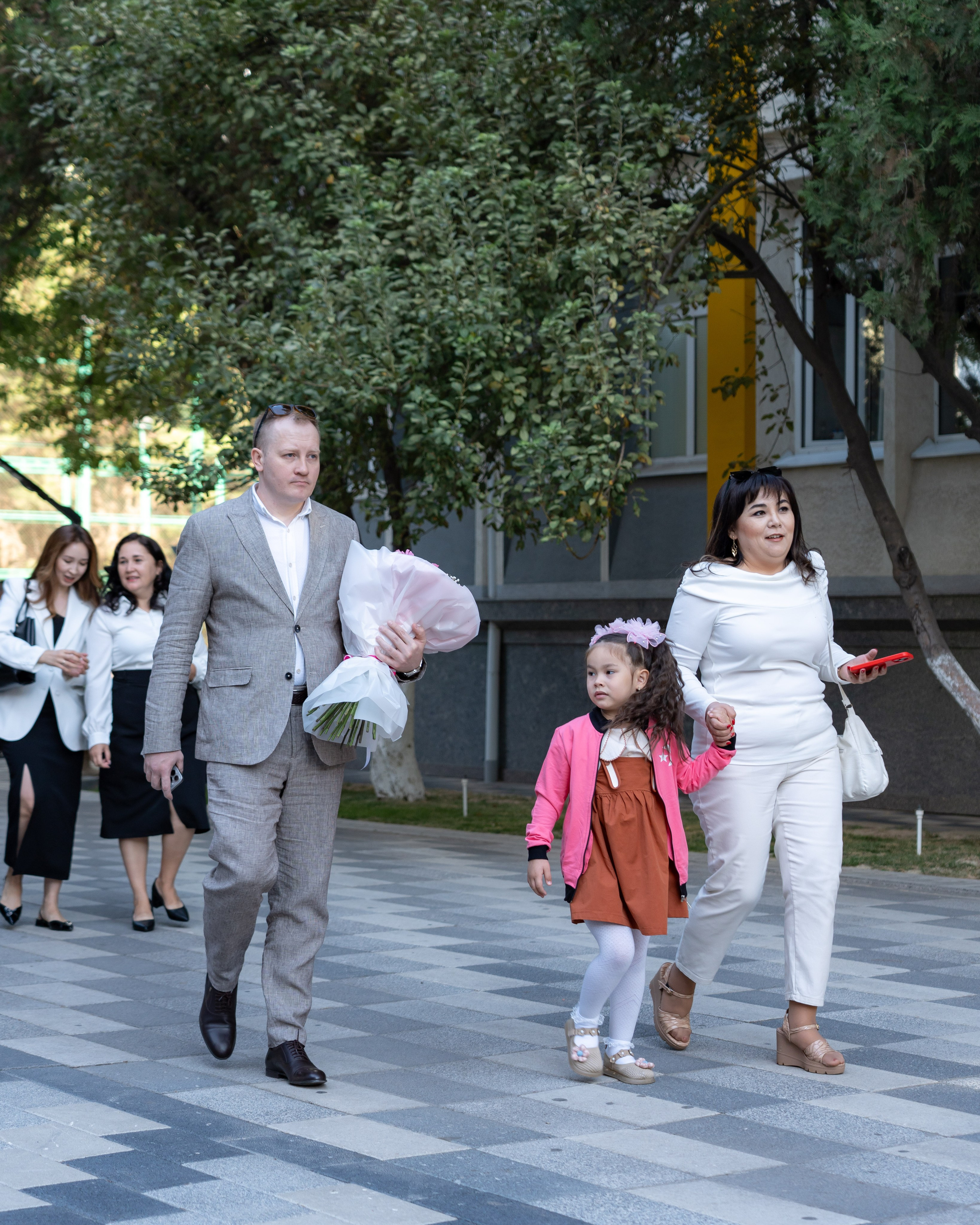 В школах Узбекистана прозвенел Первый звонок. Георгий Намазов | Фотограф в Ташкенте
