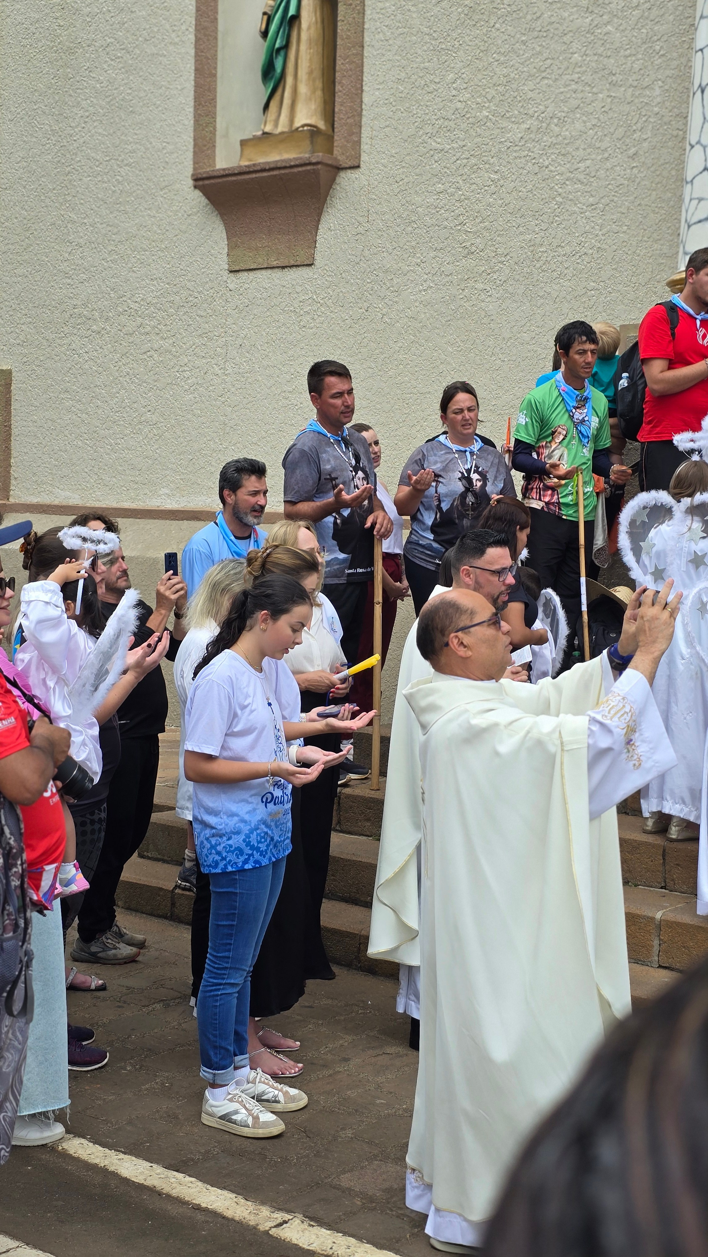 Peregrinação Nossa Senhora de Belém. Handa Produções