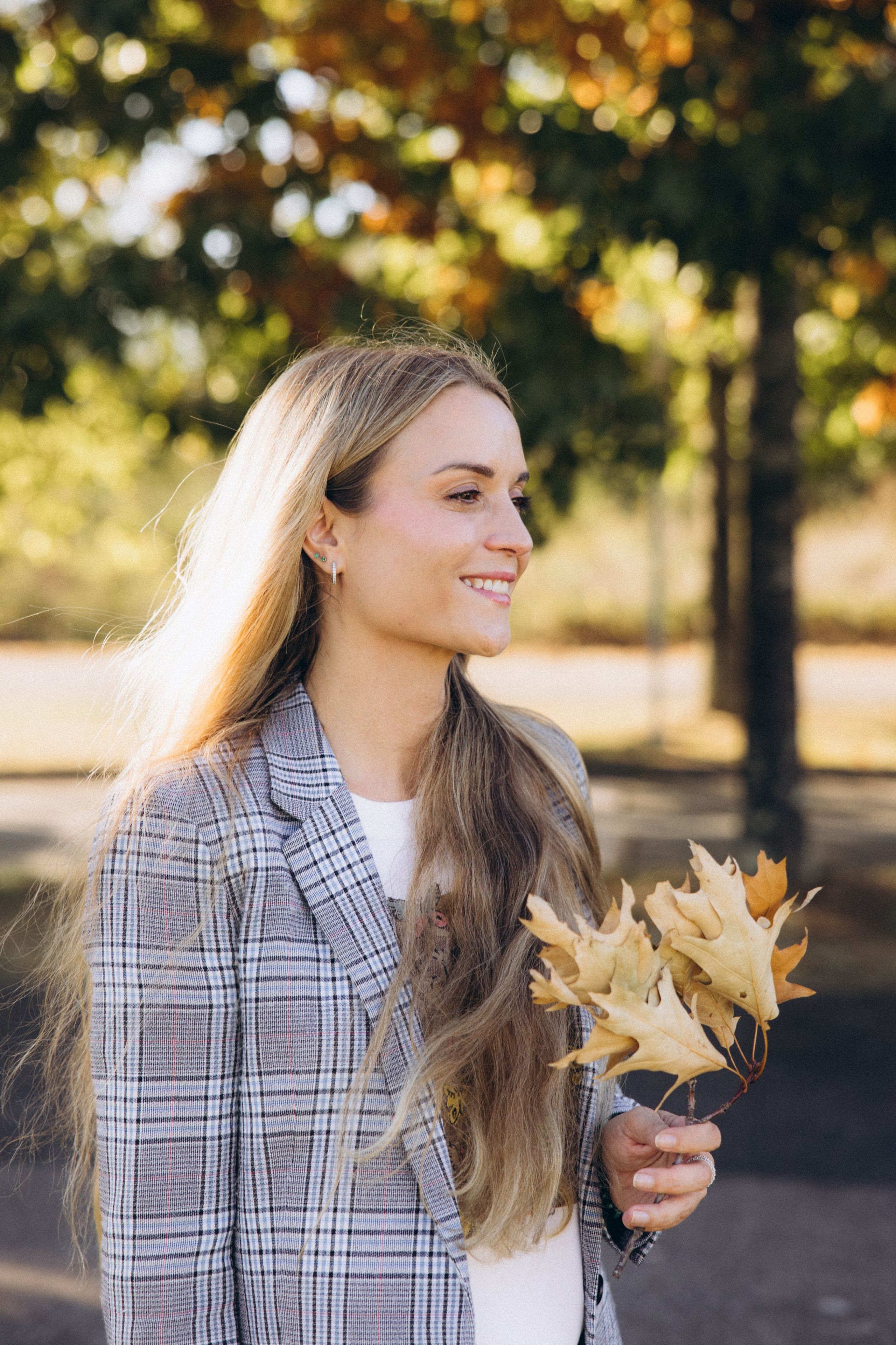 Autumn mother-son family photoshoot in Toulouse. Eugénie Smirnova — your photographer in Toulouse and southwest France