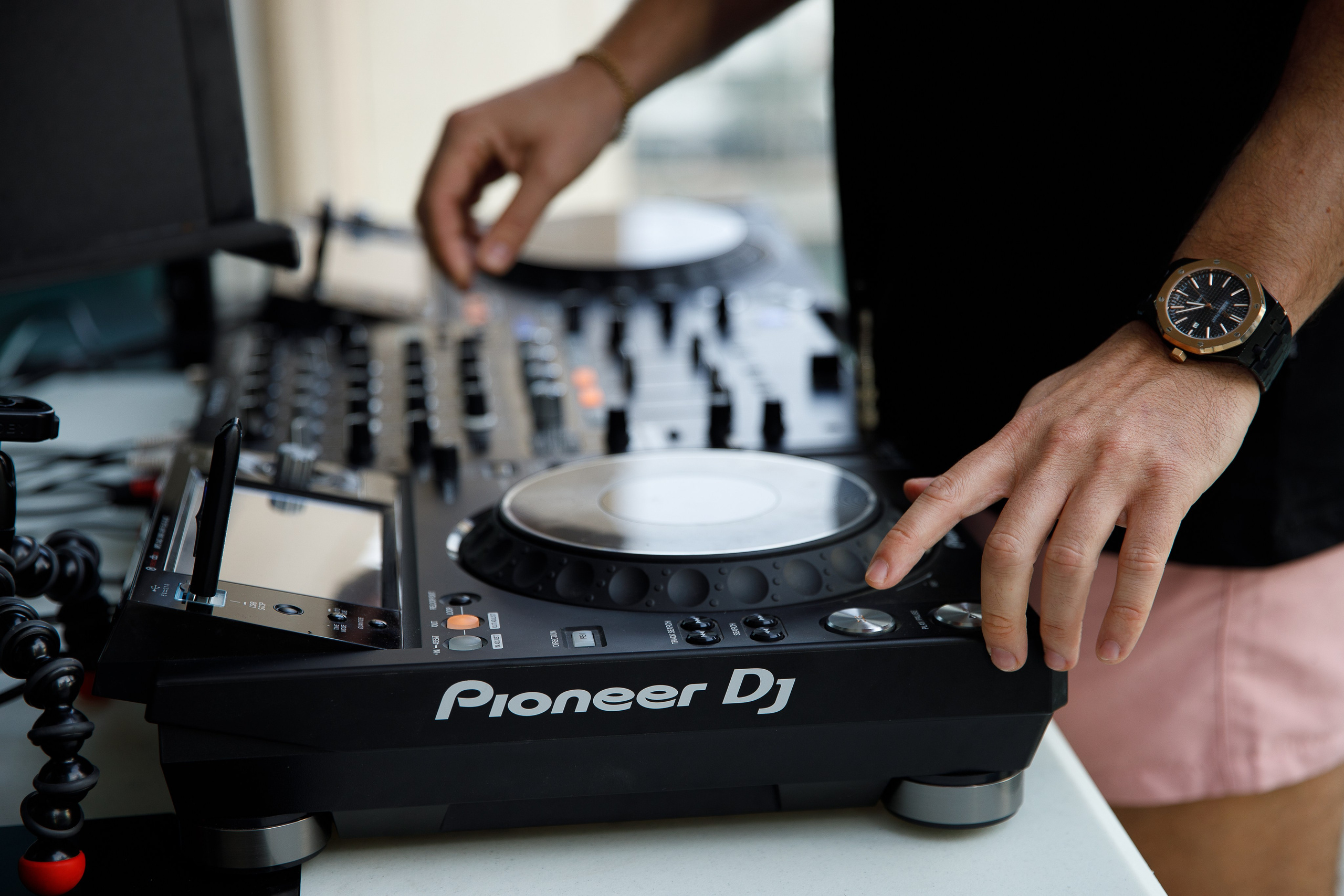 DJ. Photographer Anna Curly | Weddings and Events in Dubai