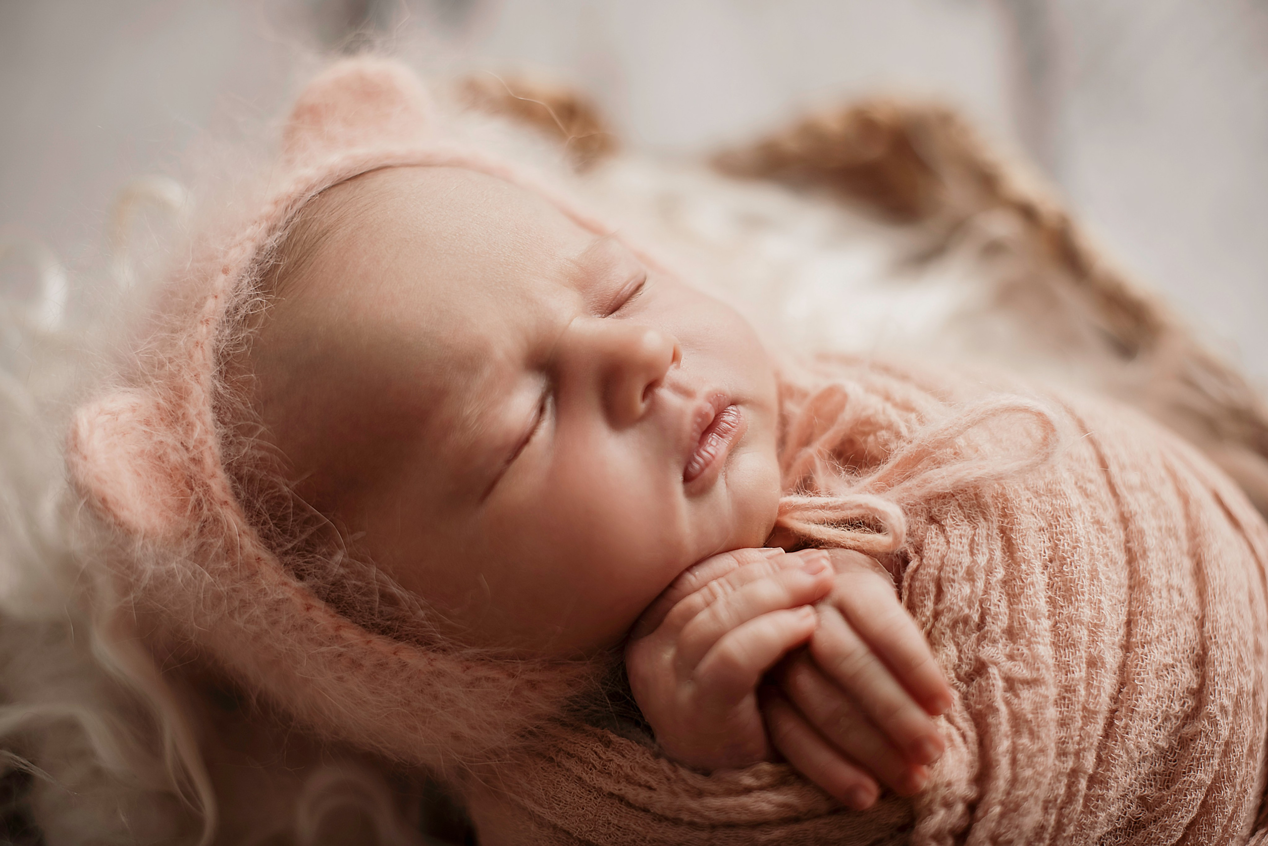 Little flower girl. Newborn, pregnancy, family photographer in New Jersey