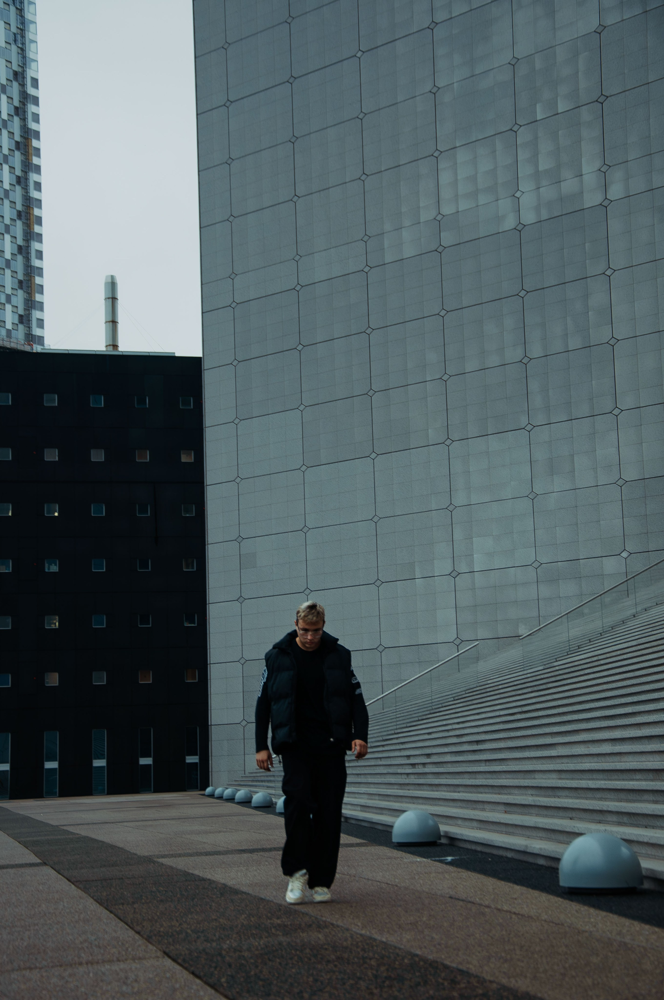 Мужская фотосессия в урбанистичном Париже. Фотограф в Париже Полина Осипова