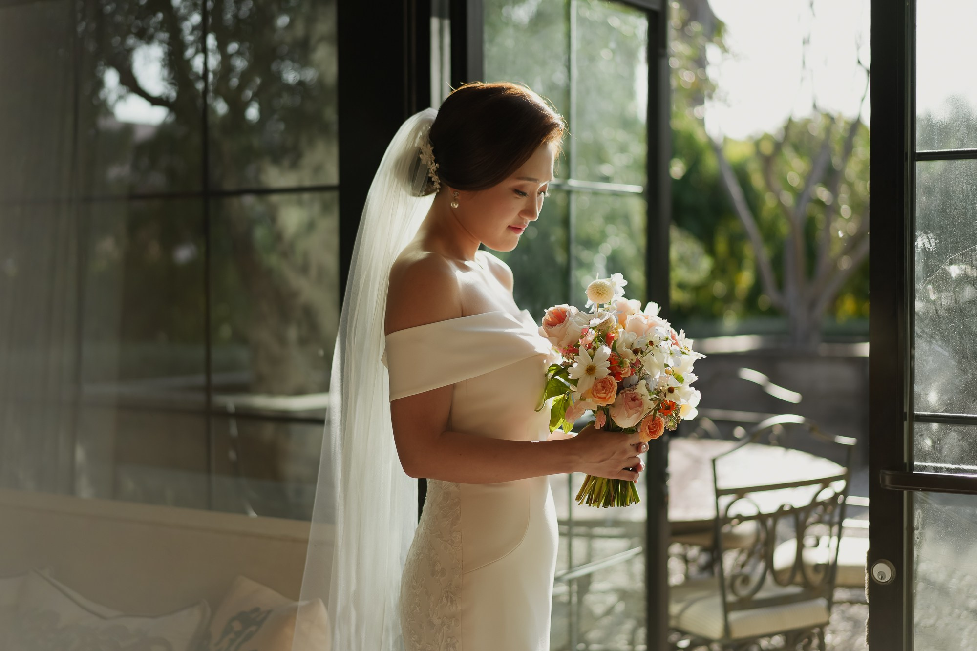 True to color elegant wedding photographer 