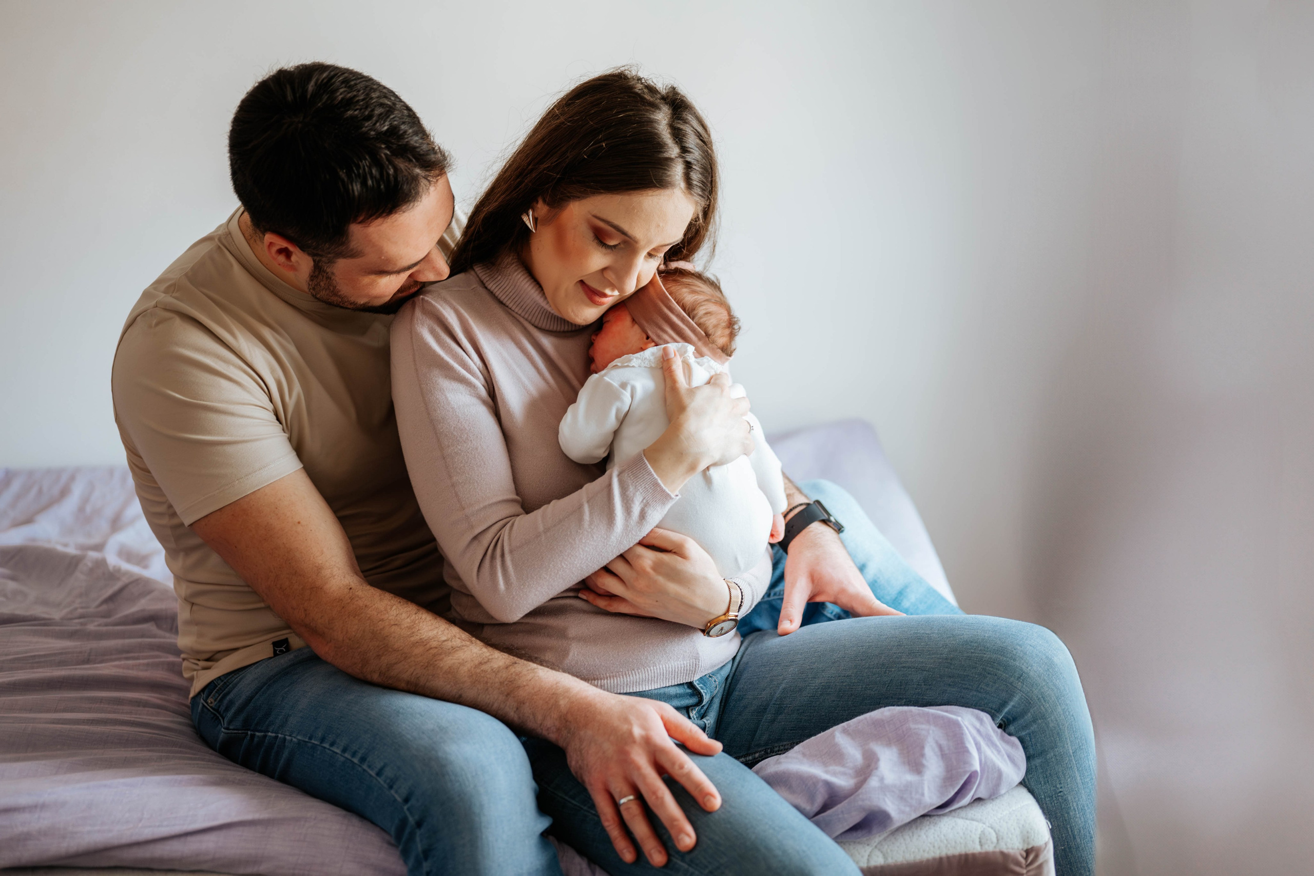 Mila - fotografisanje bebe kod kuće. Dečiji i porodični fotograf