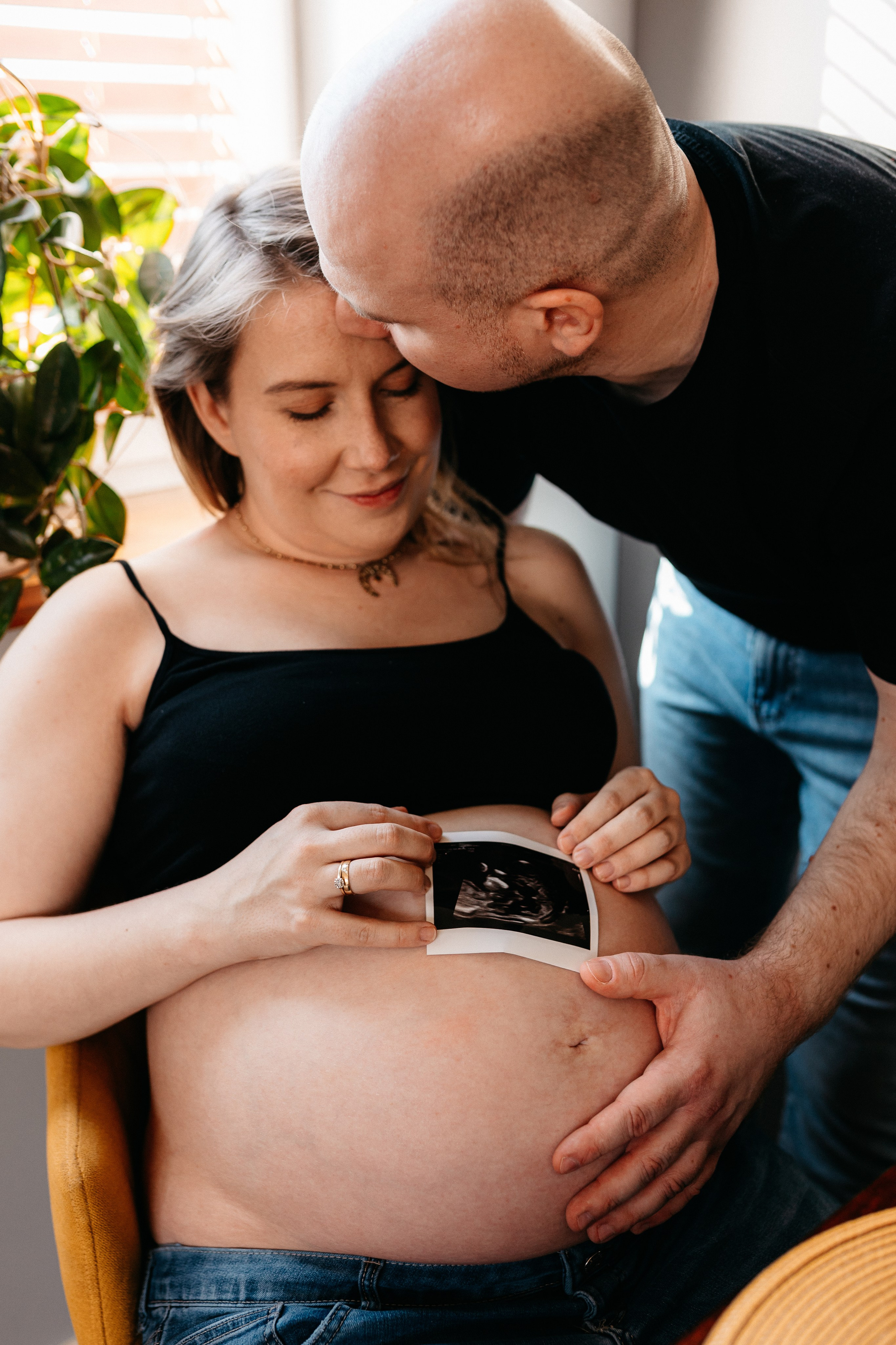 Pełna emocji fotografia sesja ciążowa lifestyle | Natalia Malinowska Fotografia | Augustów Warszawa. Natalia Malinowska Fotografia | Fotograf ślubny i rodzinny Augustów Warszawa