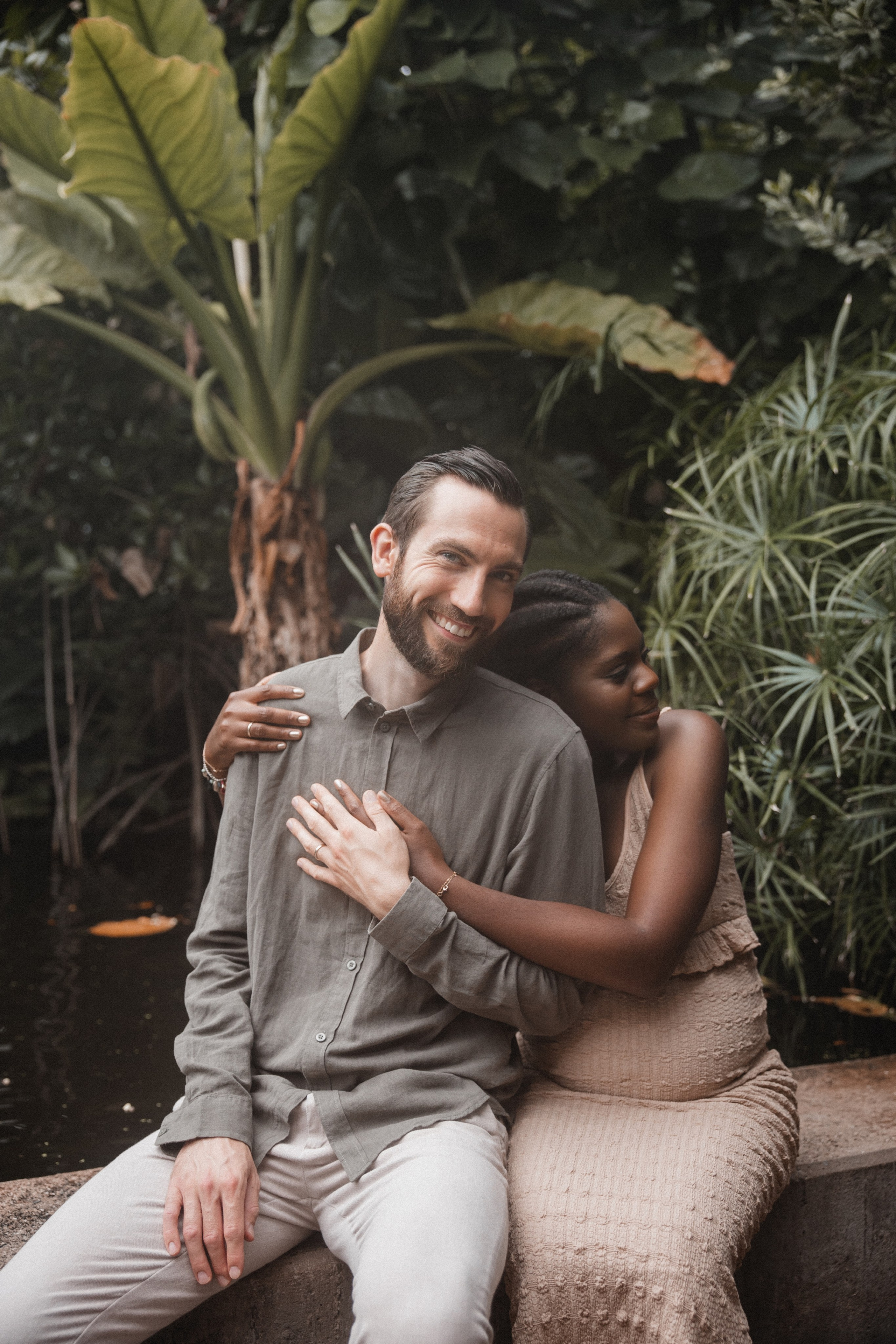Babybauch Shooting im Botanischen Garten Bochum | Reiche Fotografie. Hochzeitsfotografin Bochum | Halyna Reiche Fotografie NRW