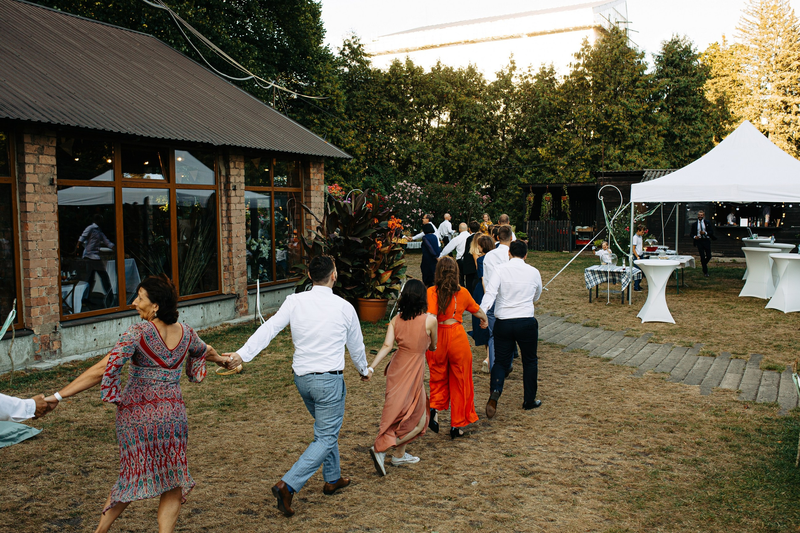 DIEVS SIRDĪ UN VĒJŠ MATOS