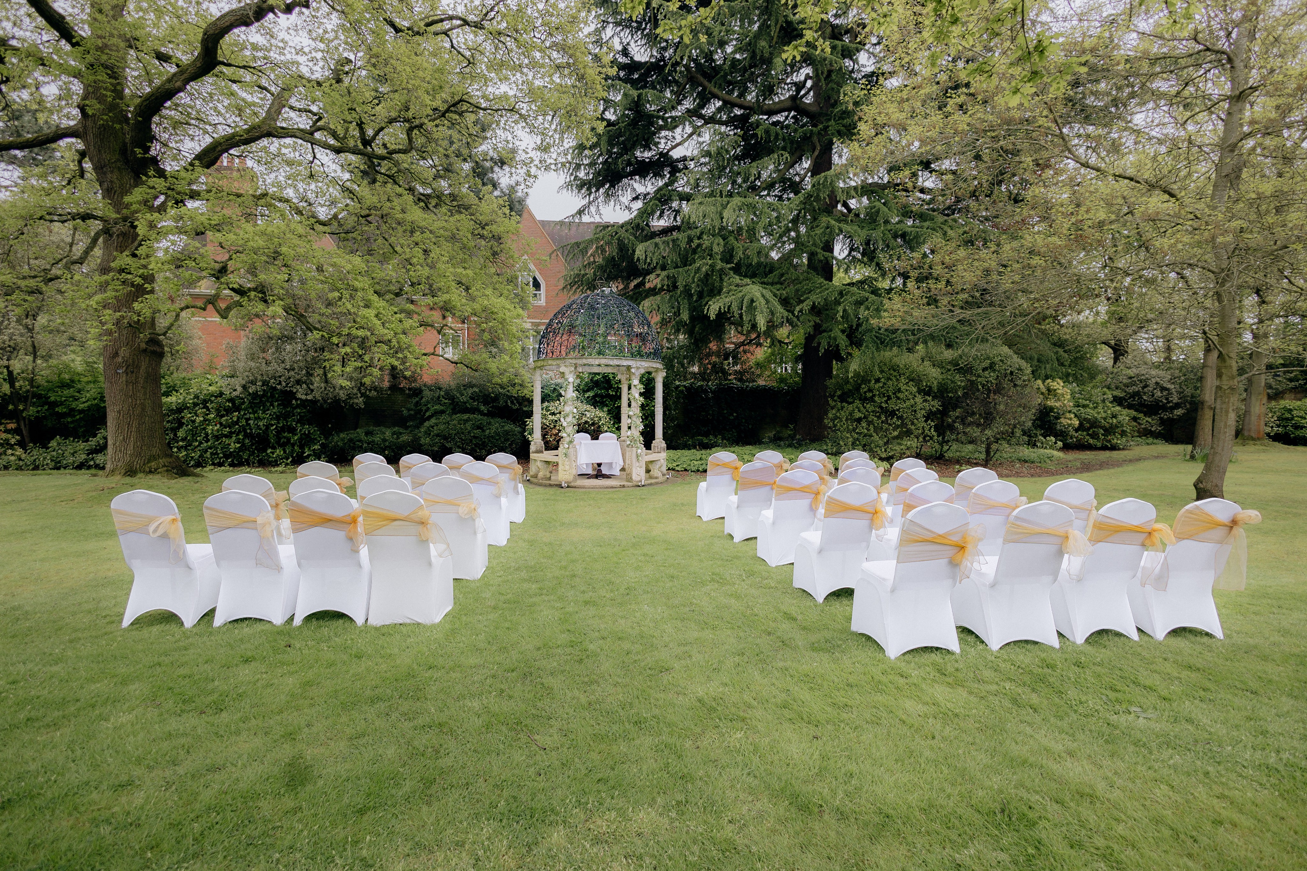 Elegant Wedding Photo Gallery. Timeless Wedding & Events Photography. Based in London, working across Europe