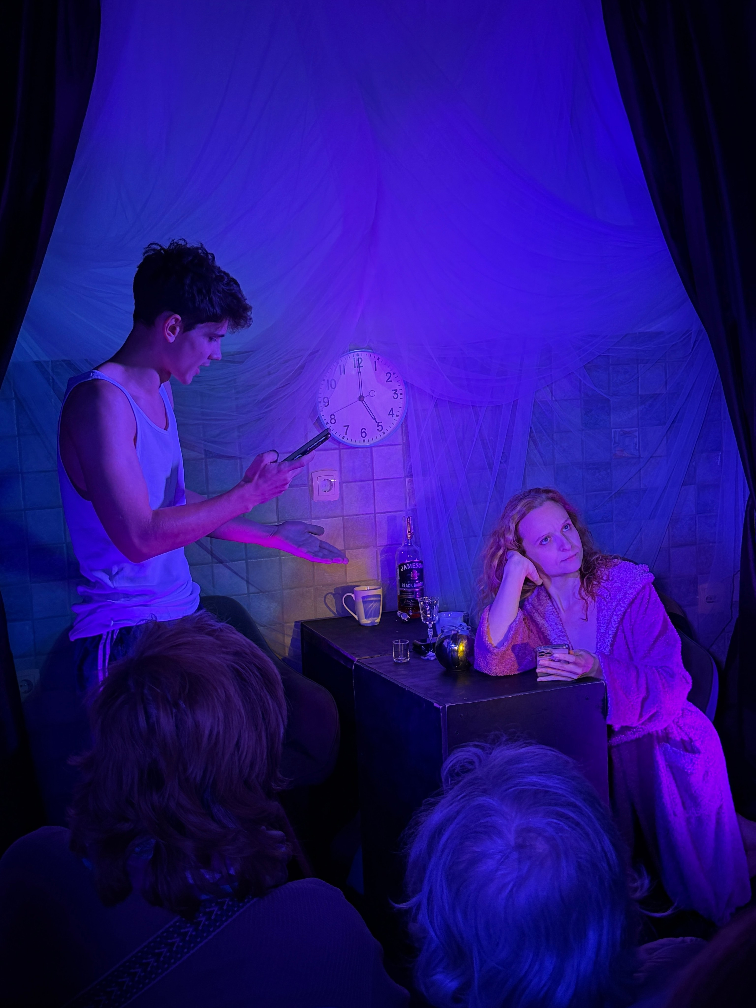 Фоторепортаж вистави у Будві. Портретний фотограф Альона Новгородцева