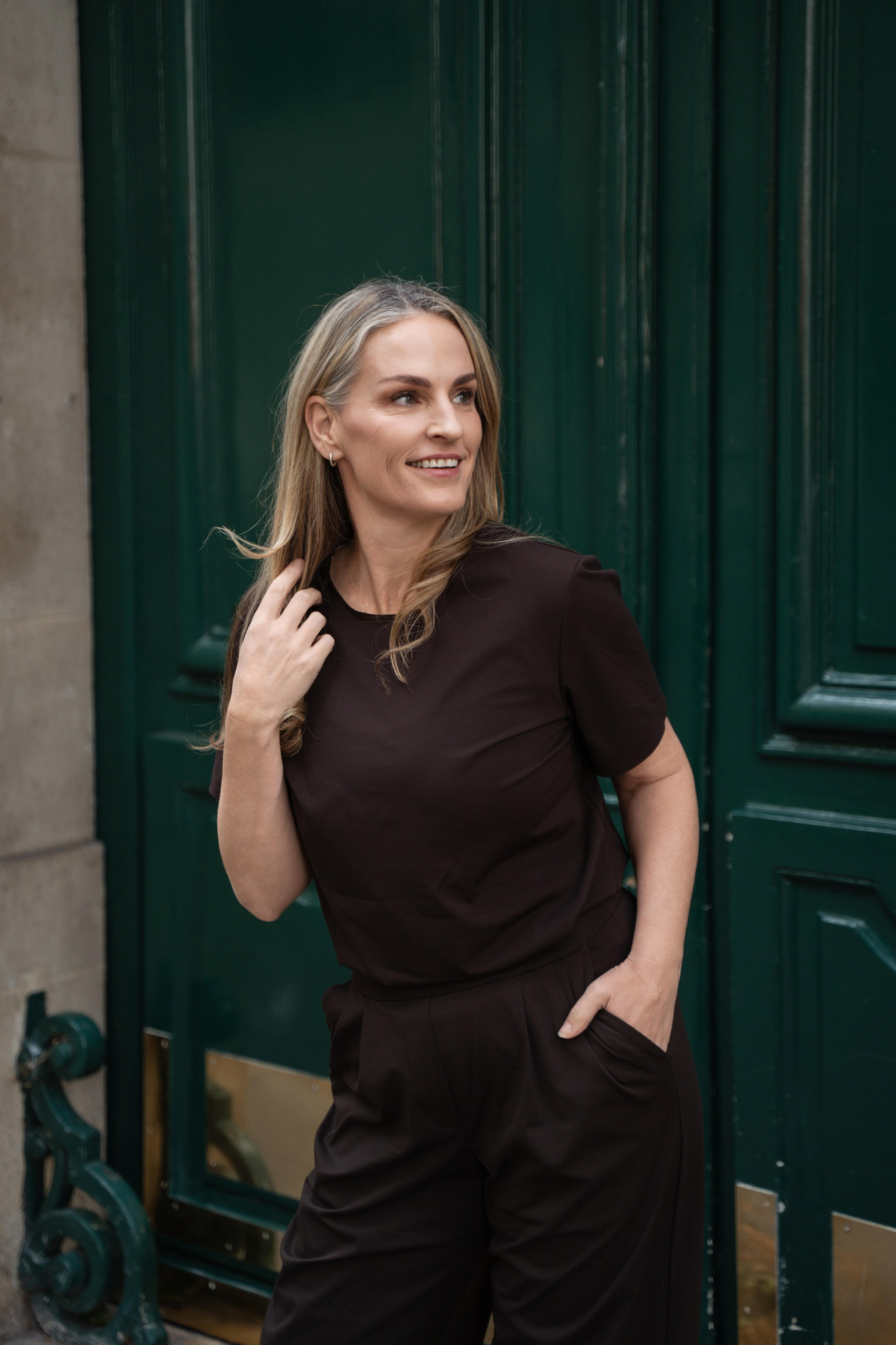 Content Nadia (2.5 hours). Photographer in Paris|Solo and groups, portraits & content, couples photo-shoot in Paris at the best locations