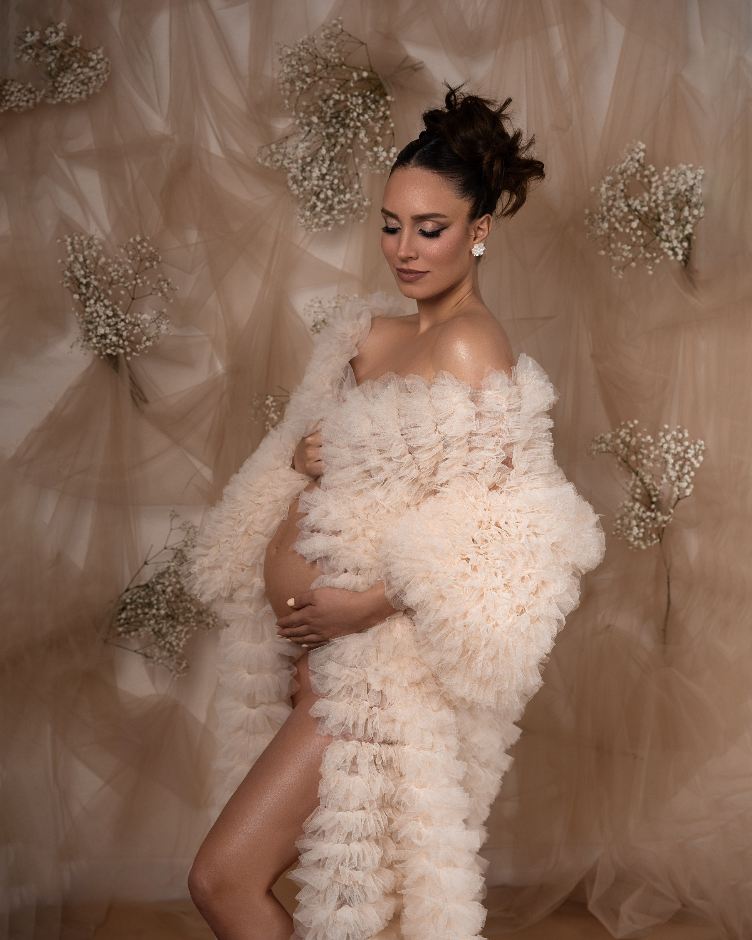 Babybauch Fotoshooting. Anna, Fotografin aus Wien, Österreich. Ich fotografiere in folgenden Genres: Babybauch-, Familien-, Mode- und Weihnachtsfotografie