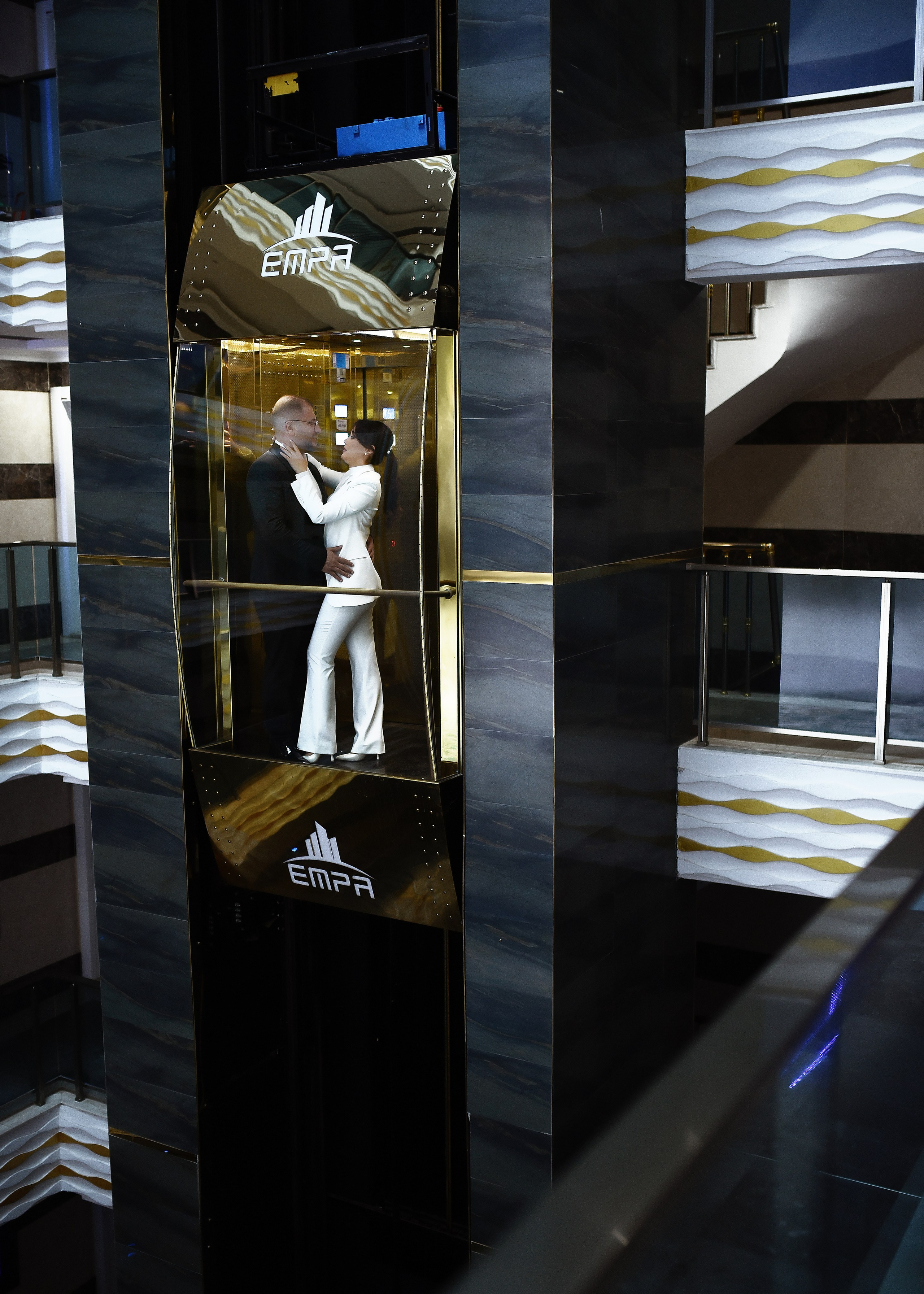 Профессиональный свадебный фотограф в Анталии. Свадебные фотосессии на море, в отелях и ресторанах Турции. Живые эмоции, стильные портреты, настоящая love story и тёплые кадры, которые остаются ценными спустя годы.