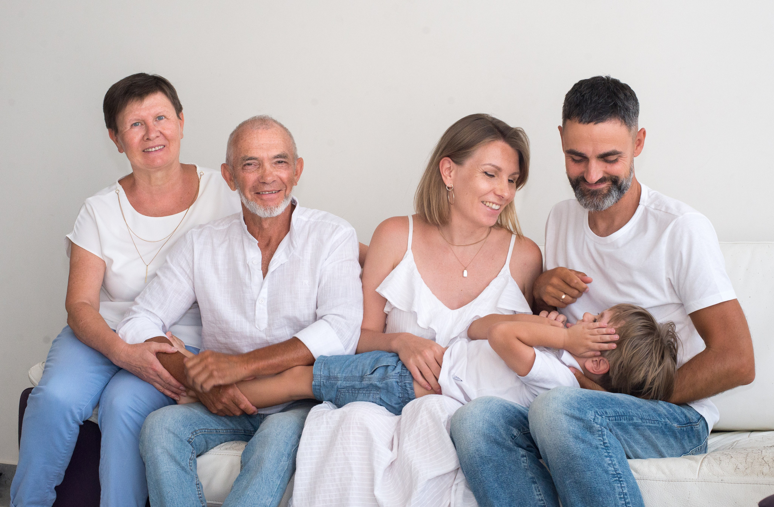 Катя, Андрей Мирон и Лео. Визуальный брендинг