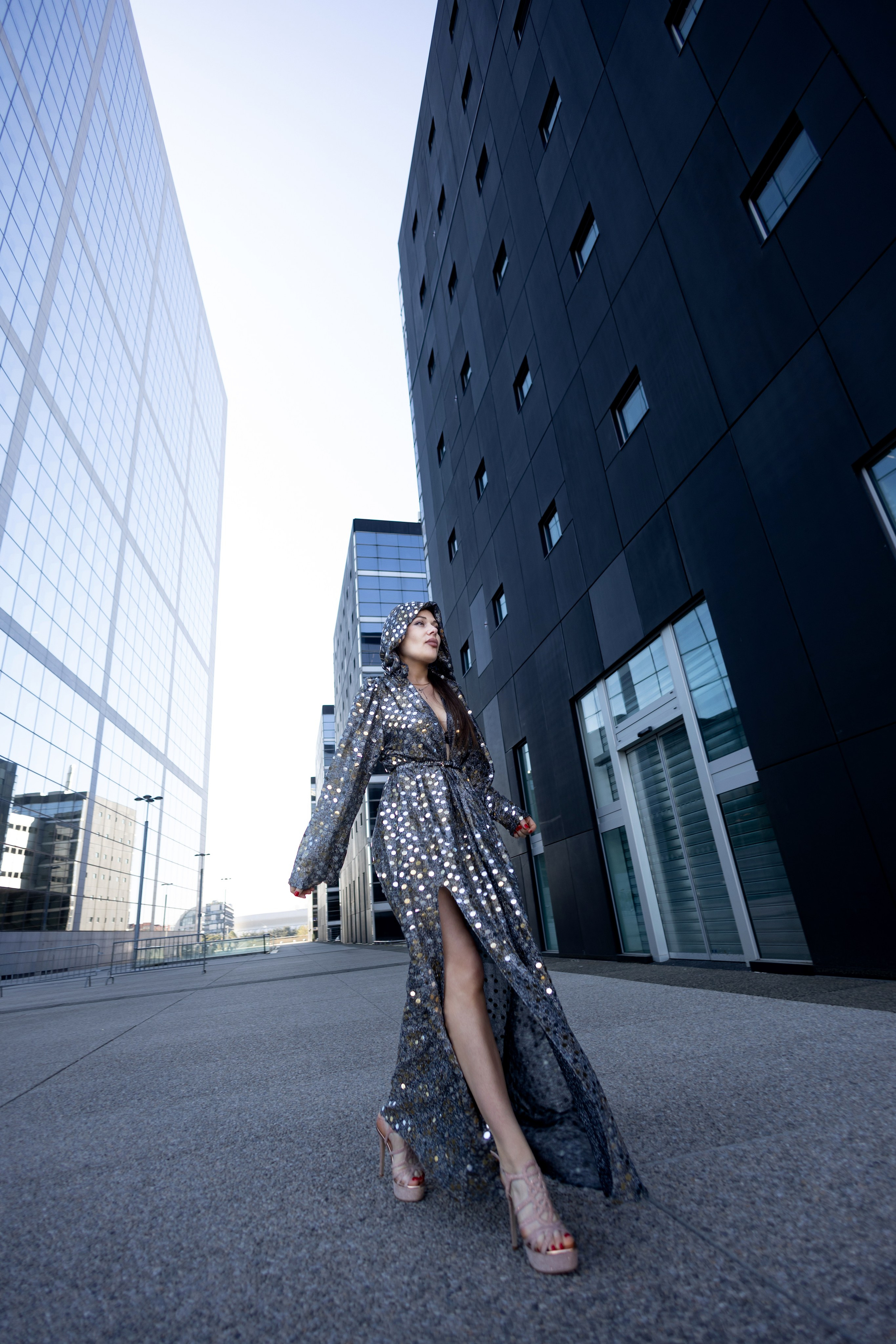 Shooting La Defence cu Lenuta. Wedding, event and family photographer in Paris, Emilian Olaru