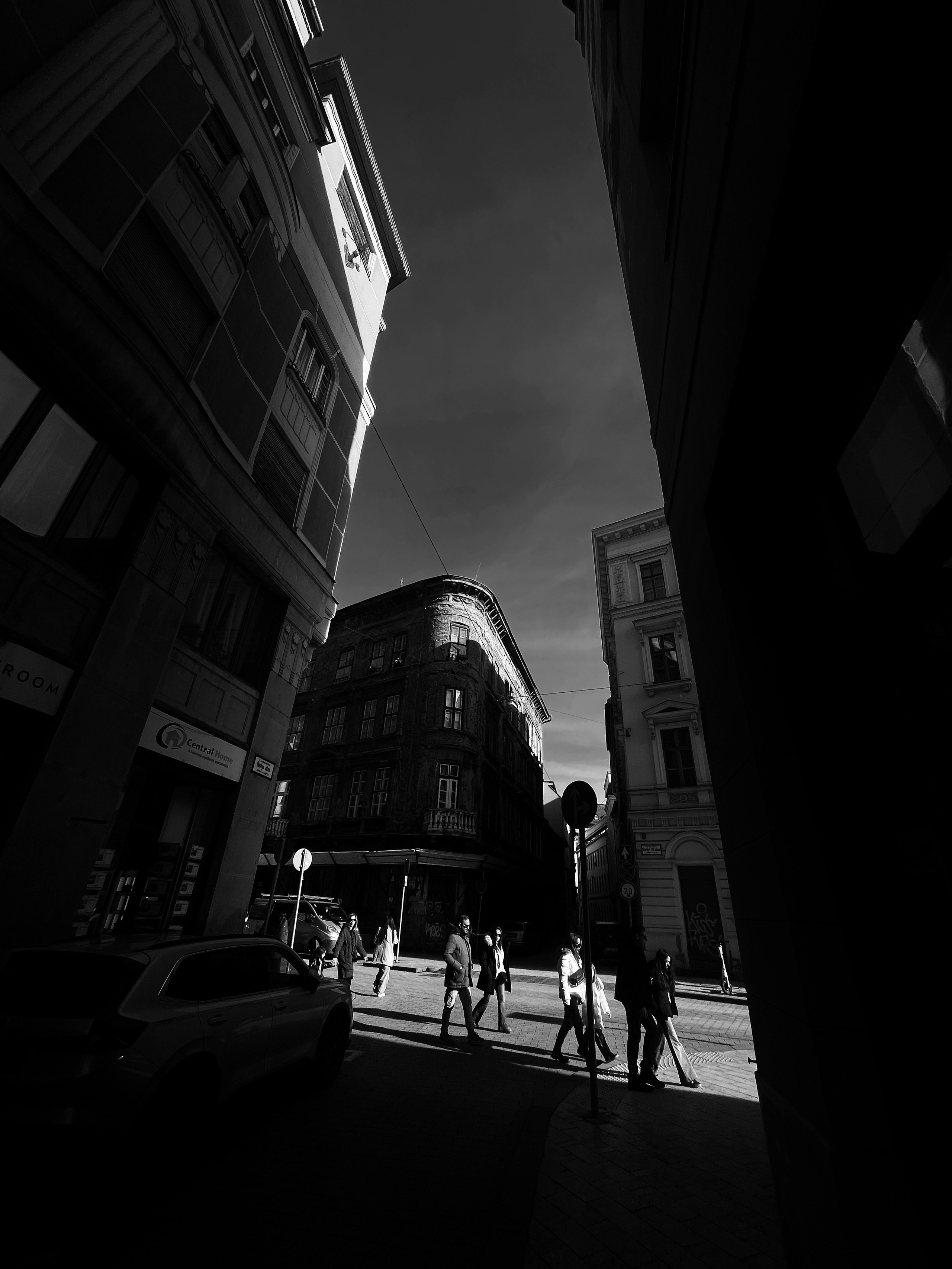 Királyi Pál u. | Budapest 2026 | IPHONE 12 PRO