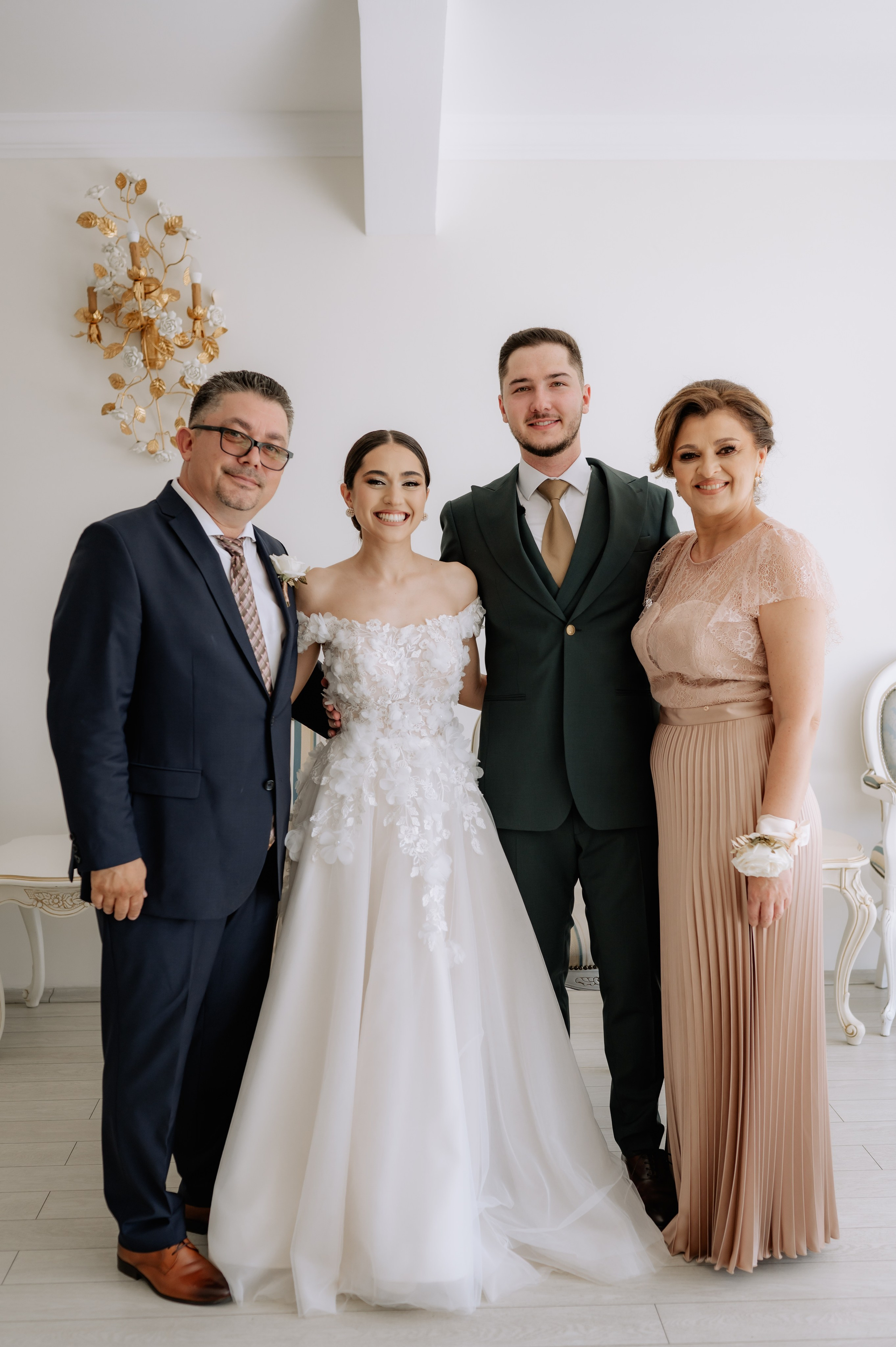 Nunta la Hotel Capitol Iasi. Proud Vision Weddings | Wedding Photography & Film — Servicii profesionale Foto Video Nunta Iasi