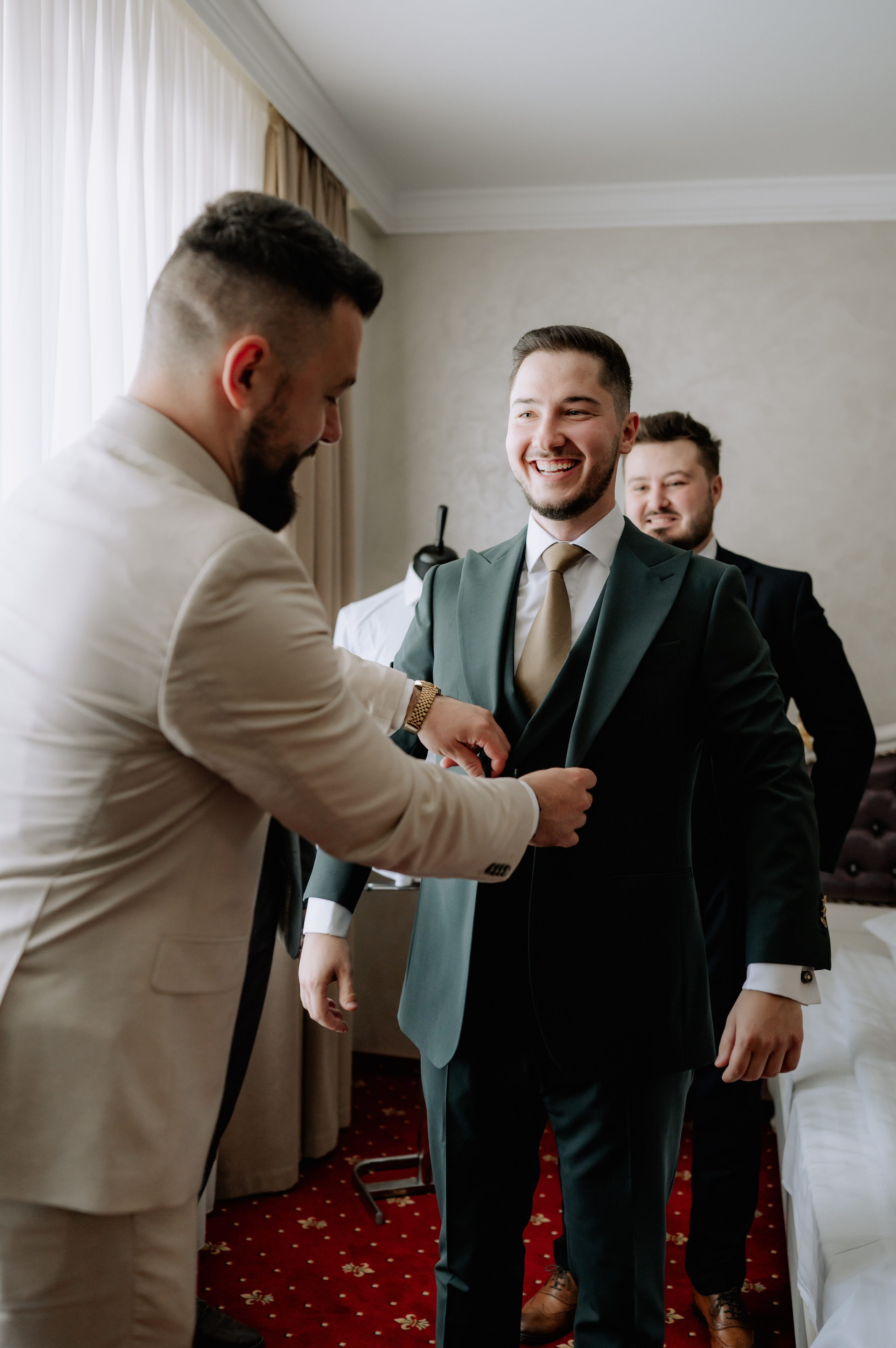 Nunta la Hotel Capitol Iasi. Proud Vision Weddings | Wedding Photography & Film — Servicii profesionale Foto Video Nunta Iasi