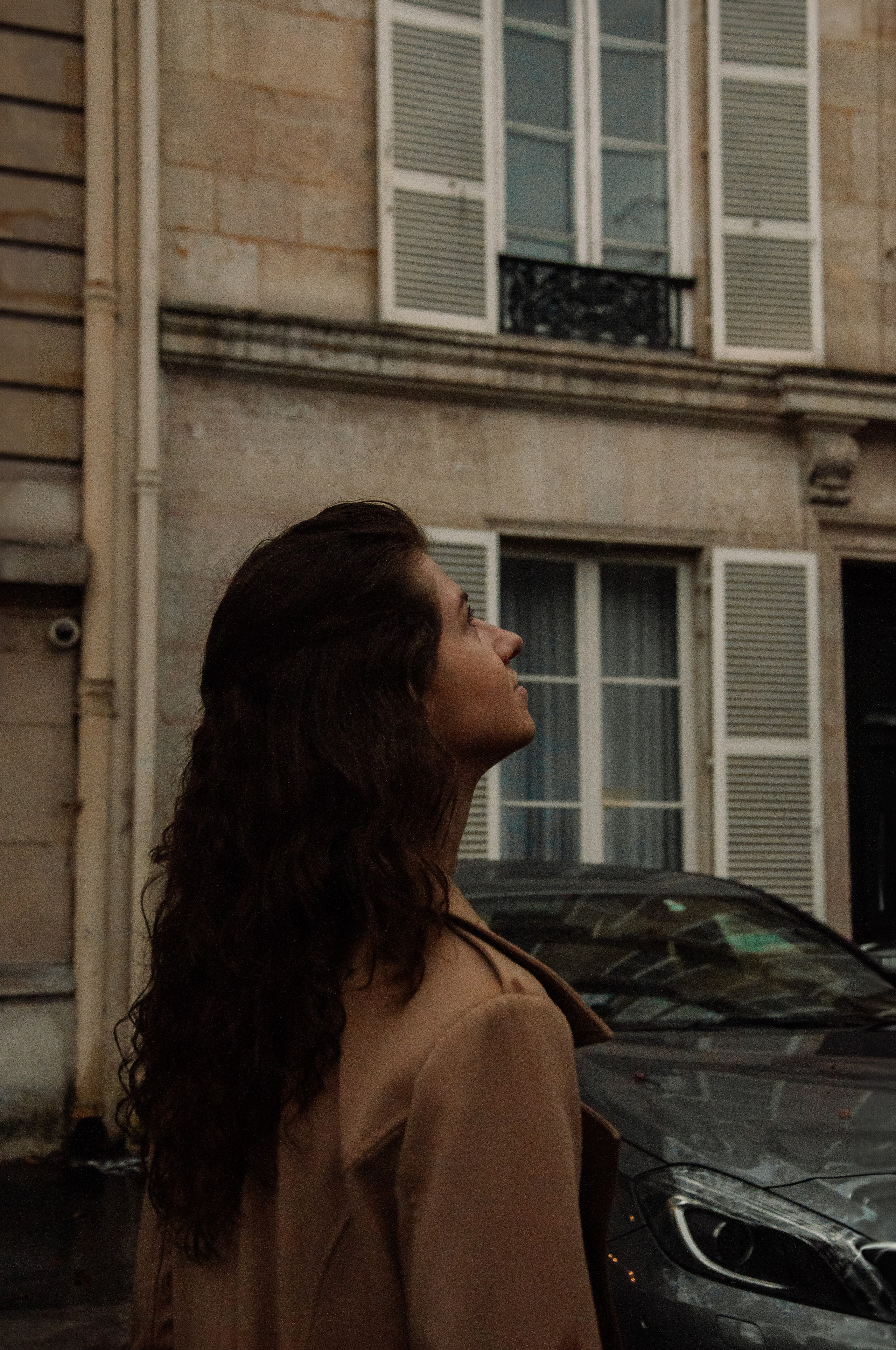 Rainy Paris Photoshoot. Paris photographer — Polina Osipova