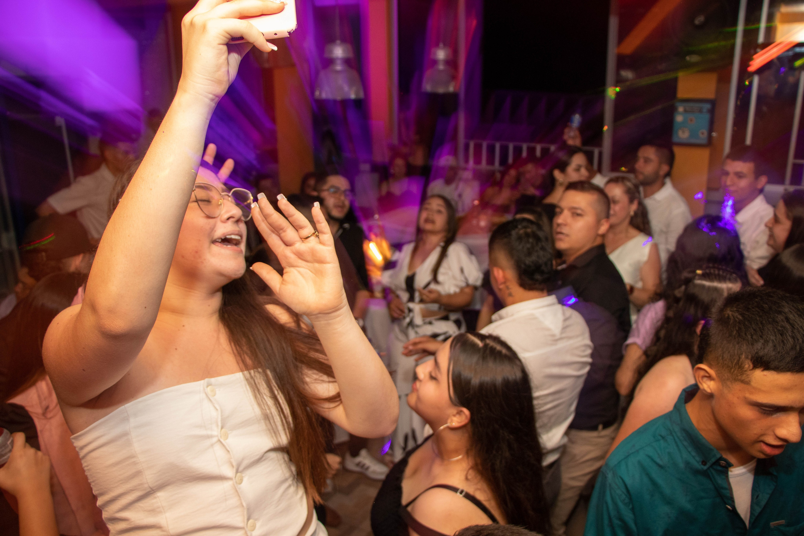 Cubrimiento Misa/Recepción. Fotografía profesional para su evento y marca personal