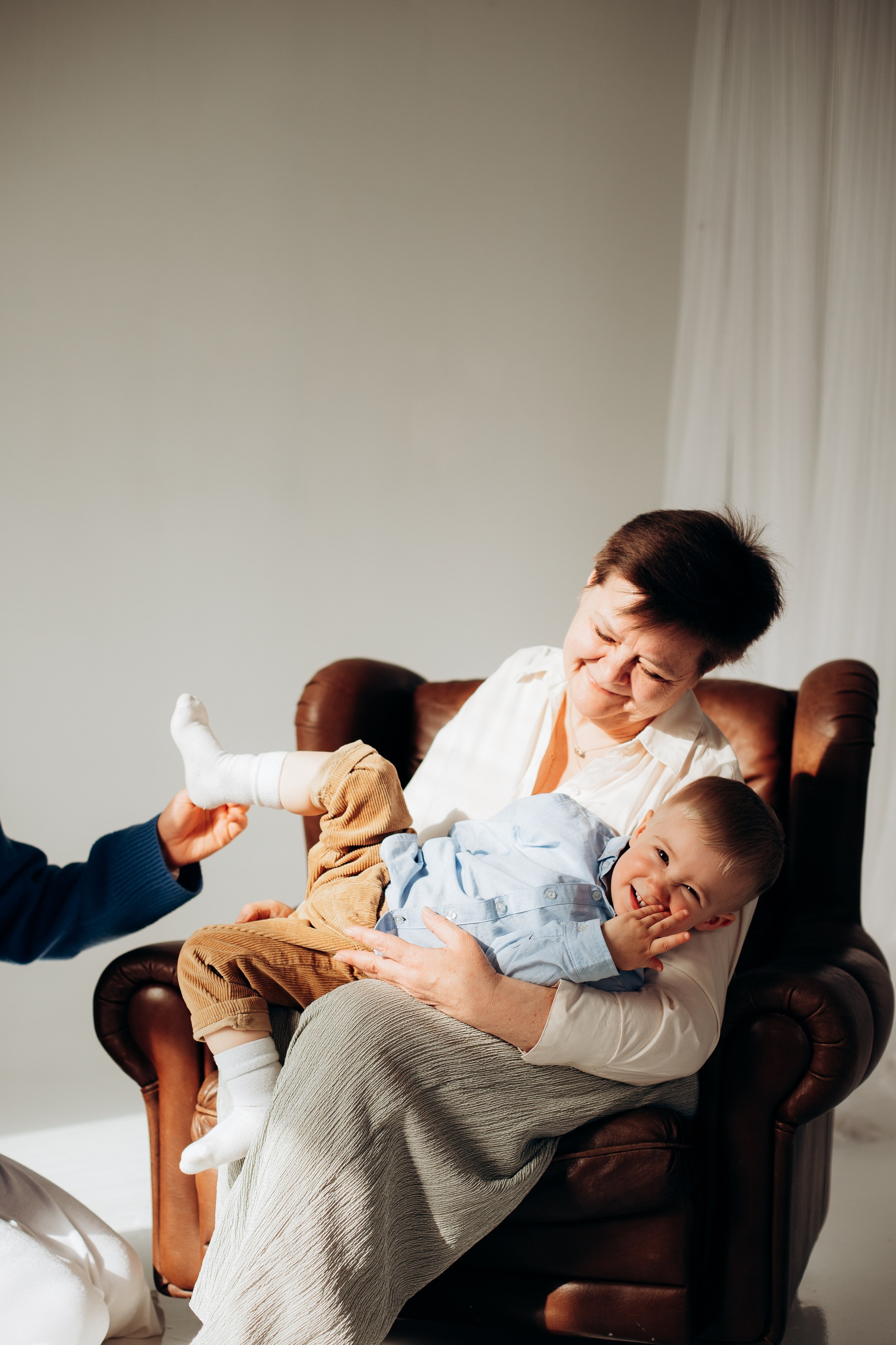 Аня, Ира и Миша. Главная