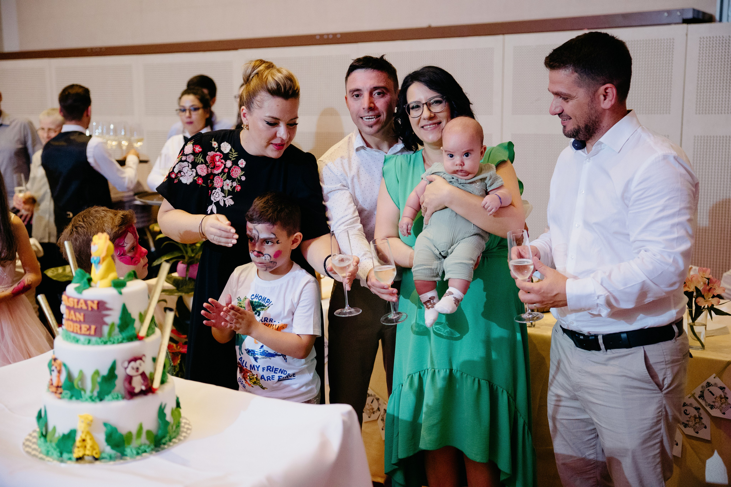 Fotografie De Botez MdimaFotoStudio. MDimaFotoStudio. Fotograf de nuntă, evenimente private și de familie