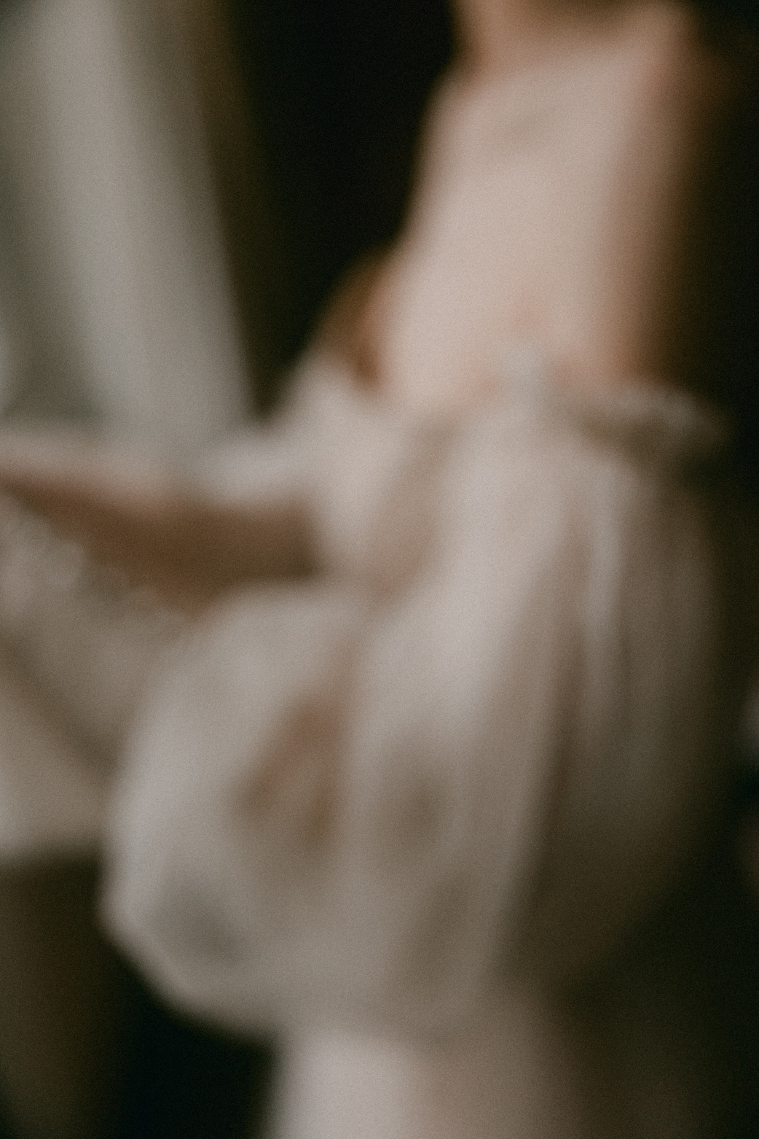 Sarah/ getting ready. Wedding and Family Photographer Switzerland and Italy. Valeria Diaz