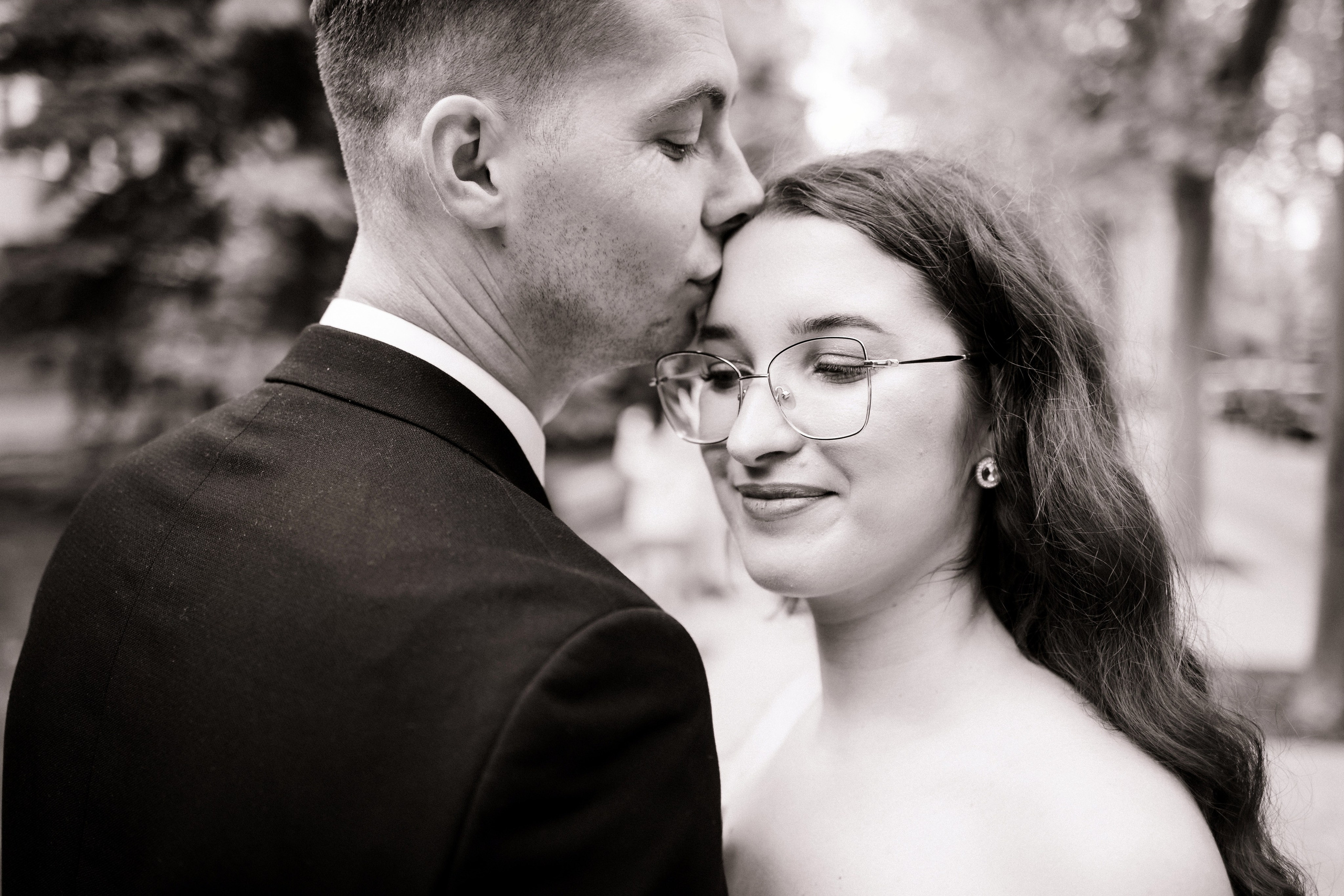 Olivia & Alex. Wedding Photographer, based in Iasi, Romania, but will travel all over the globe to make sure you look amazing in all your wedding photos