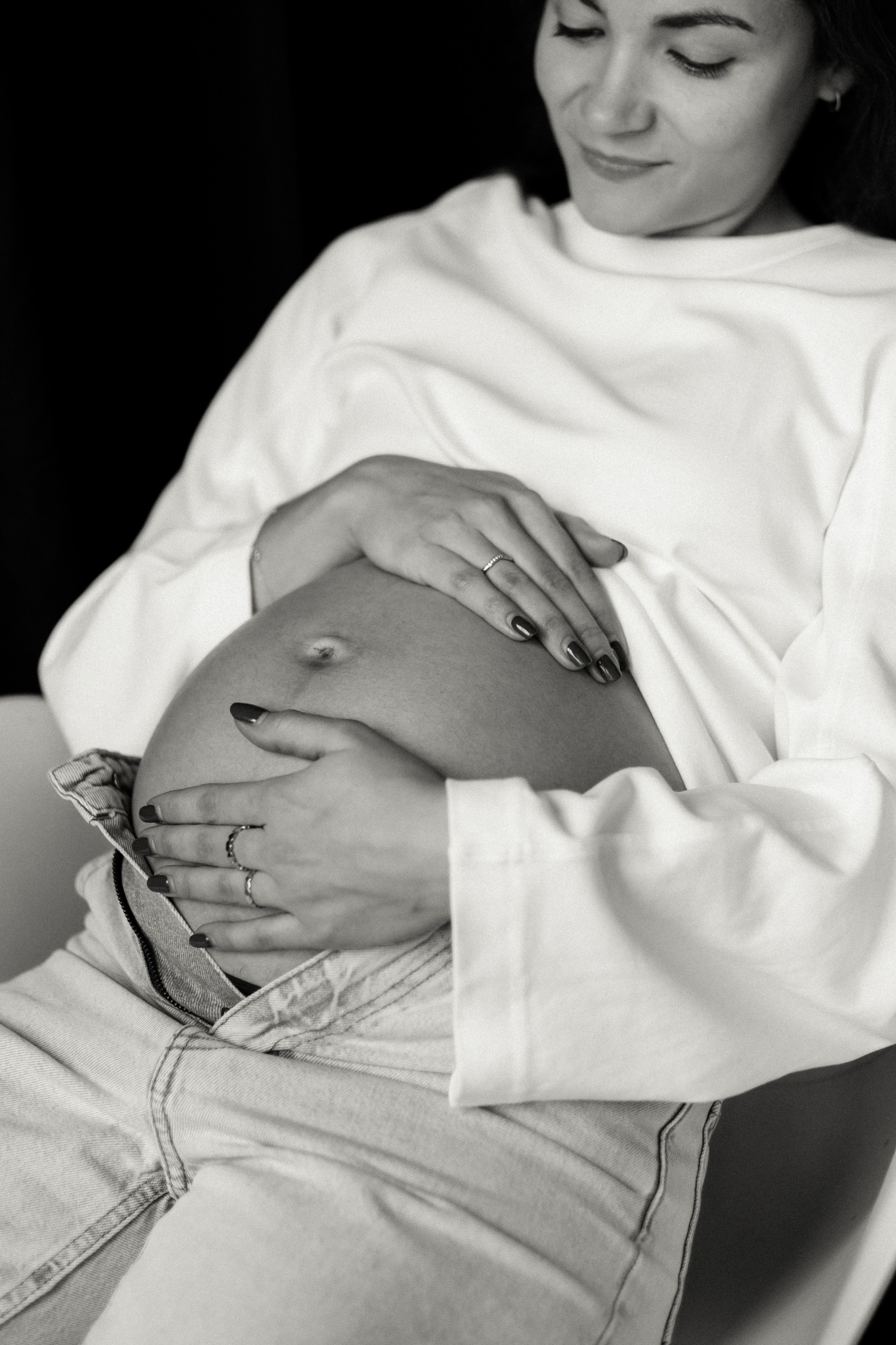 Pregnancy shooting at home. Elena Gorobets. Photographer in Zagreb