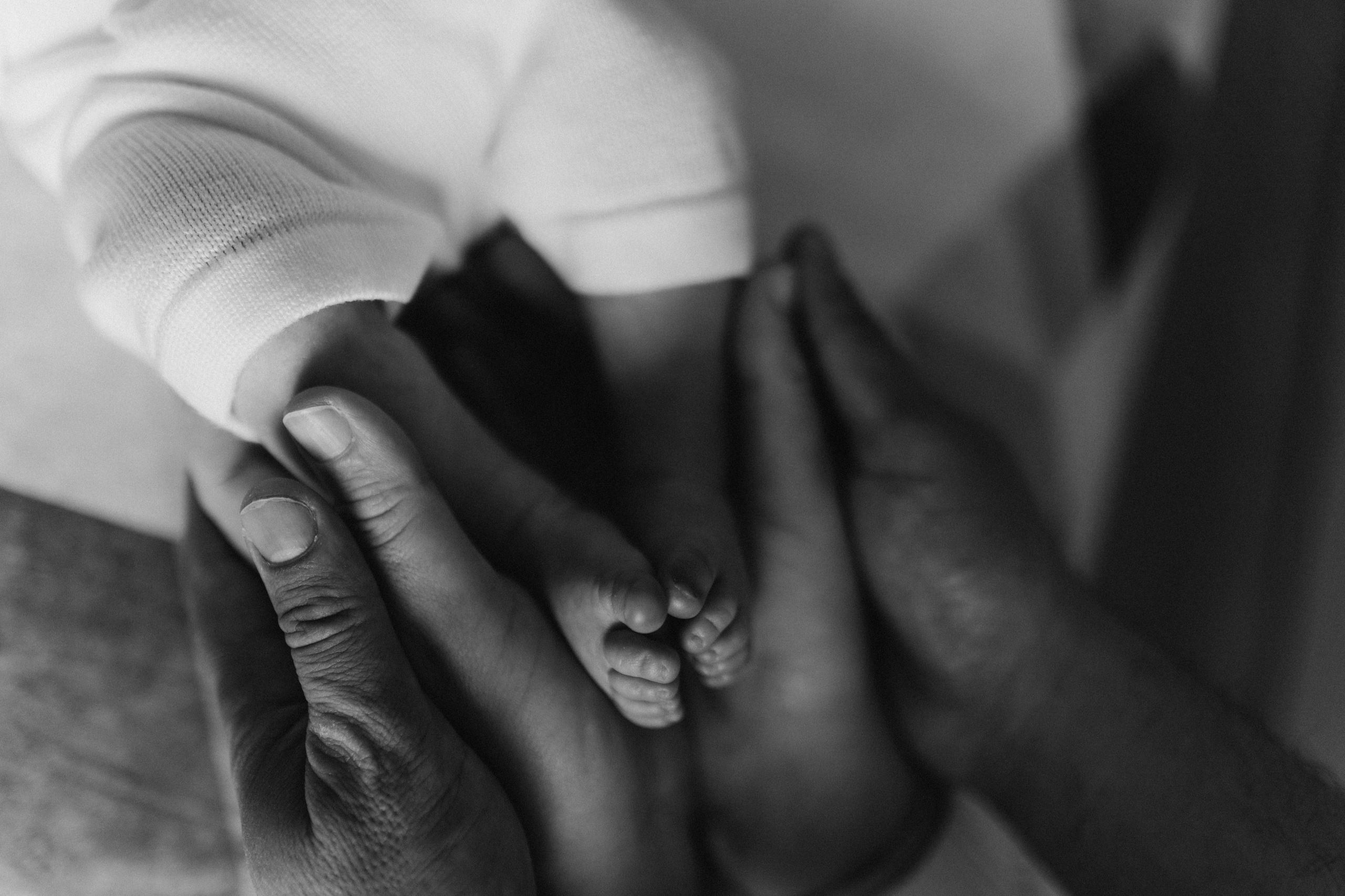 Reportage newborn Lago Maggiore con luce naturale