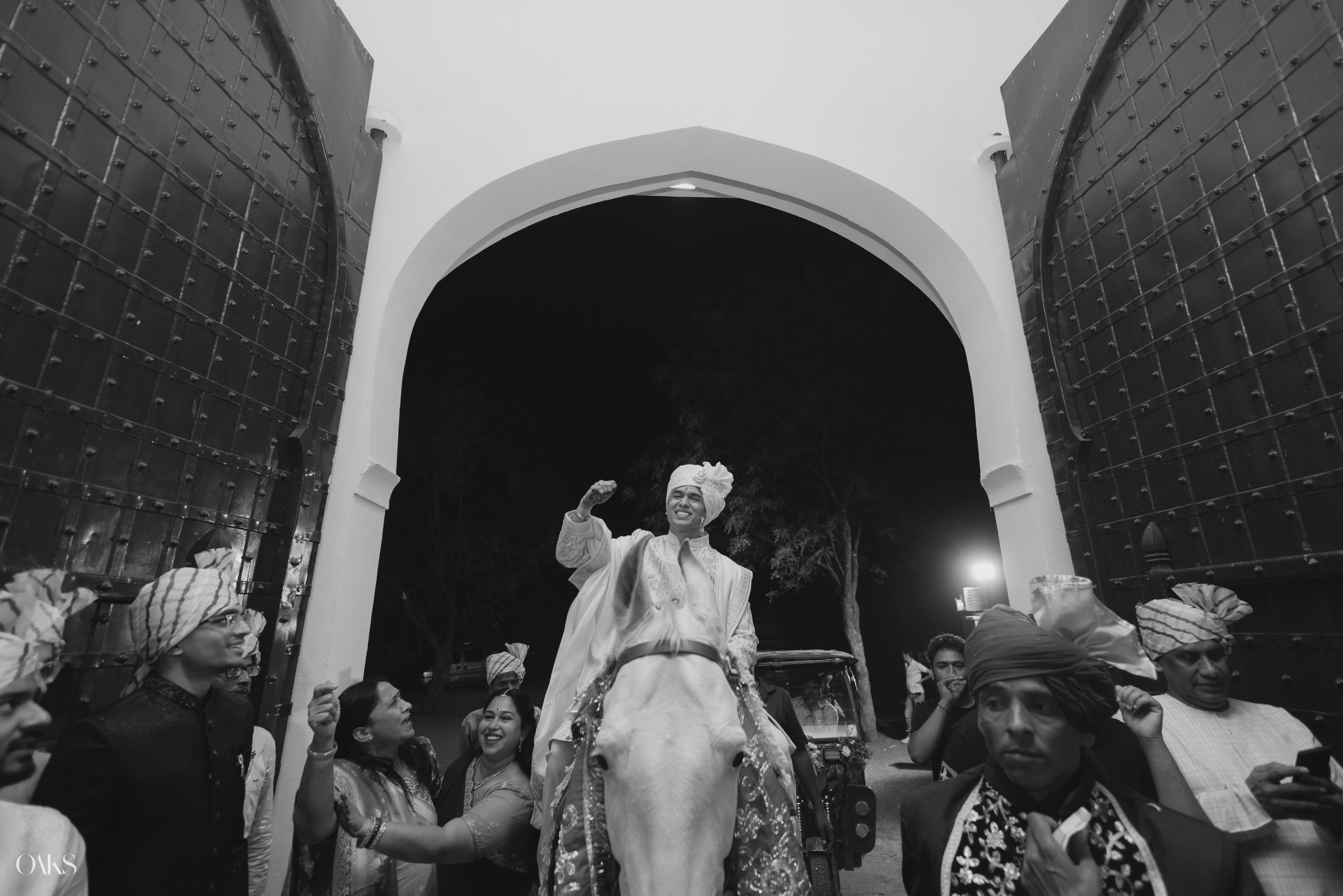 Deepak & Aarushi. Wedding & Editorial Photographer | Anandshivadas