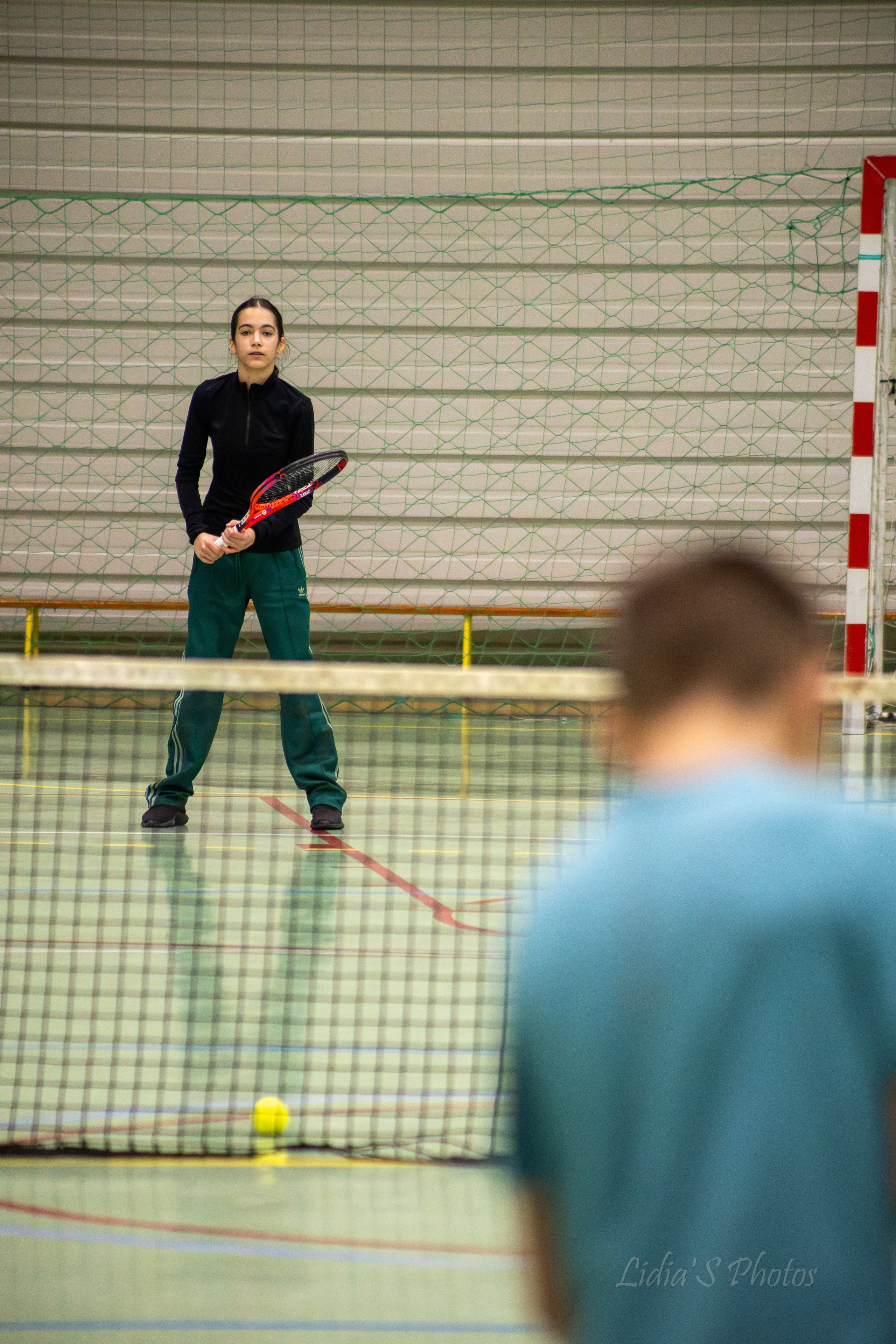 Turneu tenis de camp în sală. Fotograf. Lucrez cu oameni, produse și spații. Portret și fotografie creativă. Bacău, România. Lidia Savinoiu