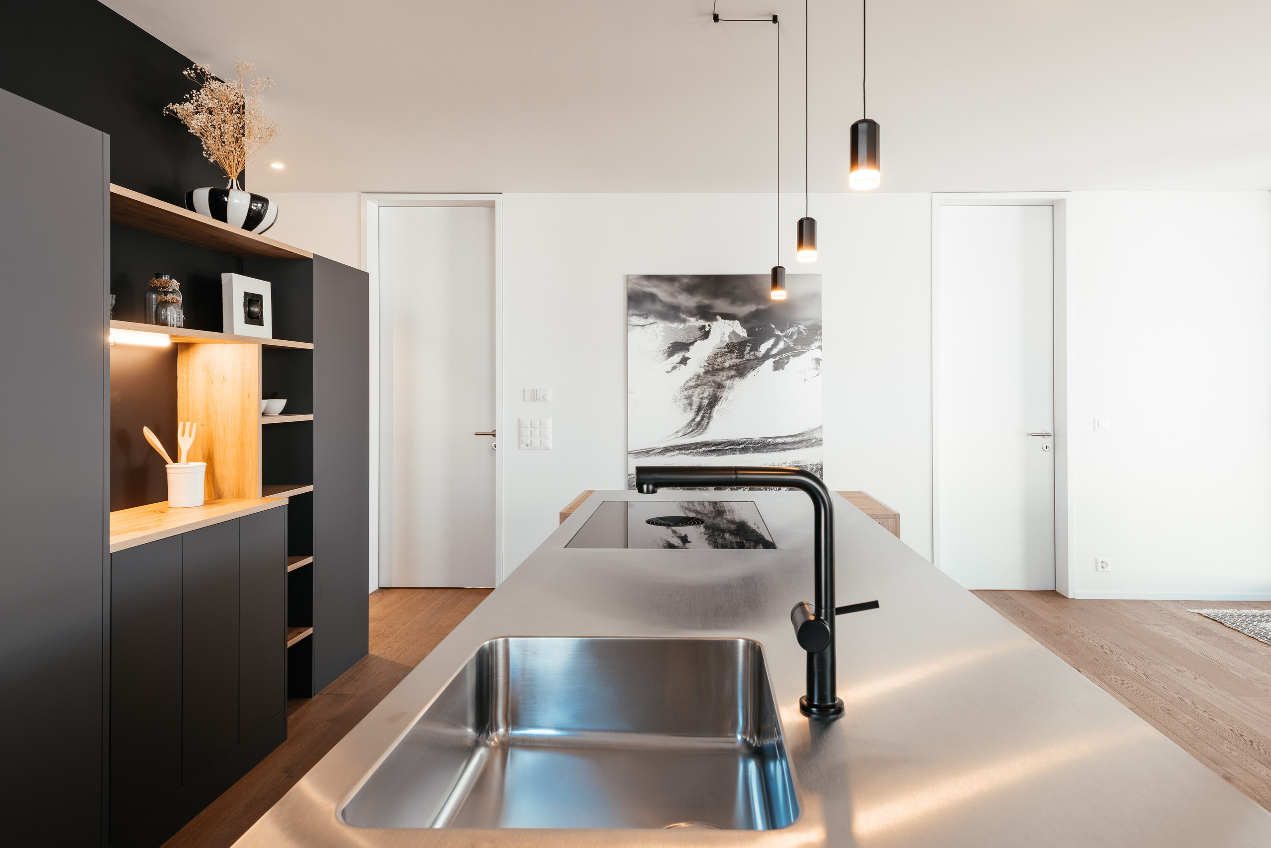 Wohnung, DIELSDORF, Kt. ZÜRICH. Hallo! Ich bin Elena und arbeite als Immobilienfotografin