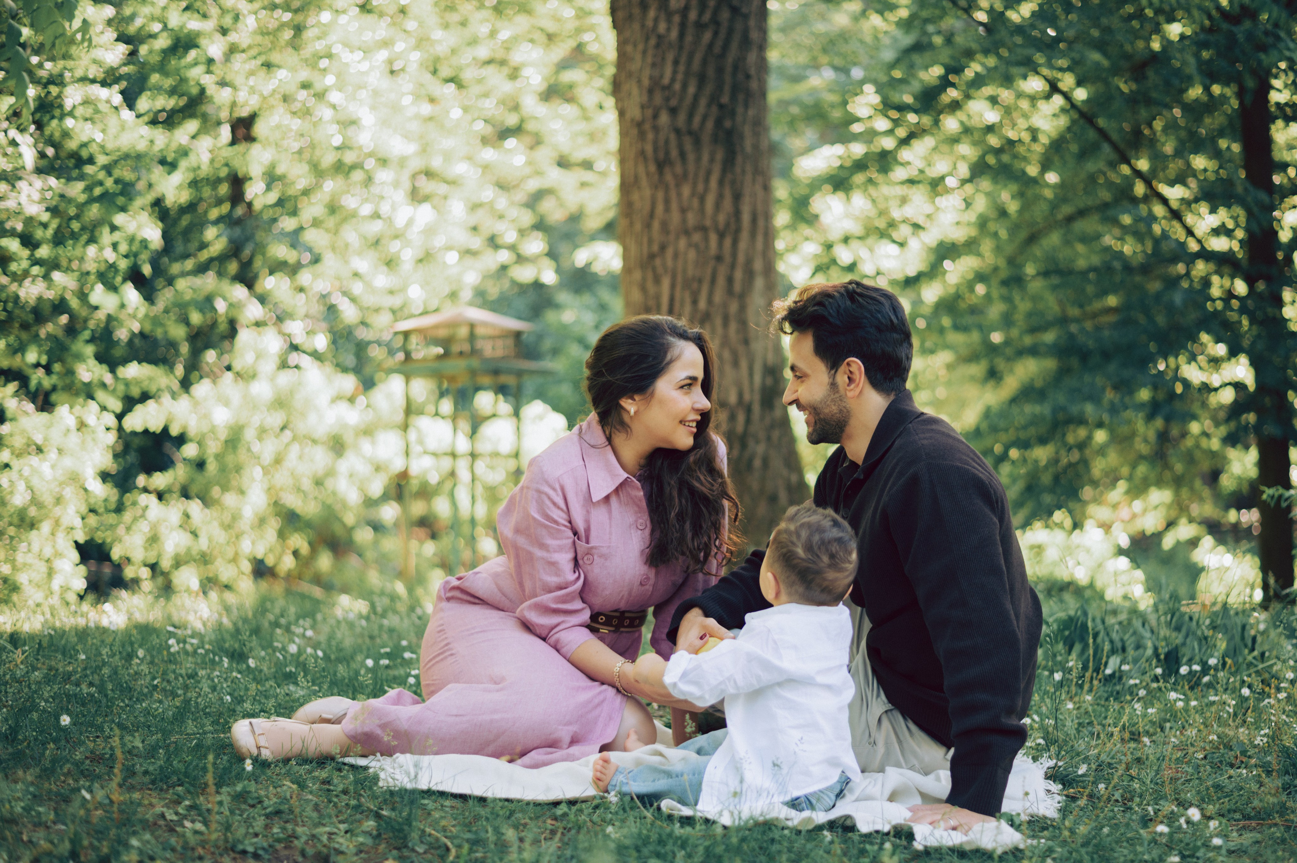 Nassib Maryam & Alexander in Milan. AnaMilanoFoto | Couple & Wedding Photographer in Milan