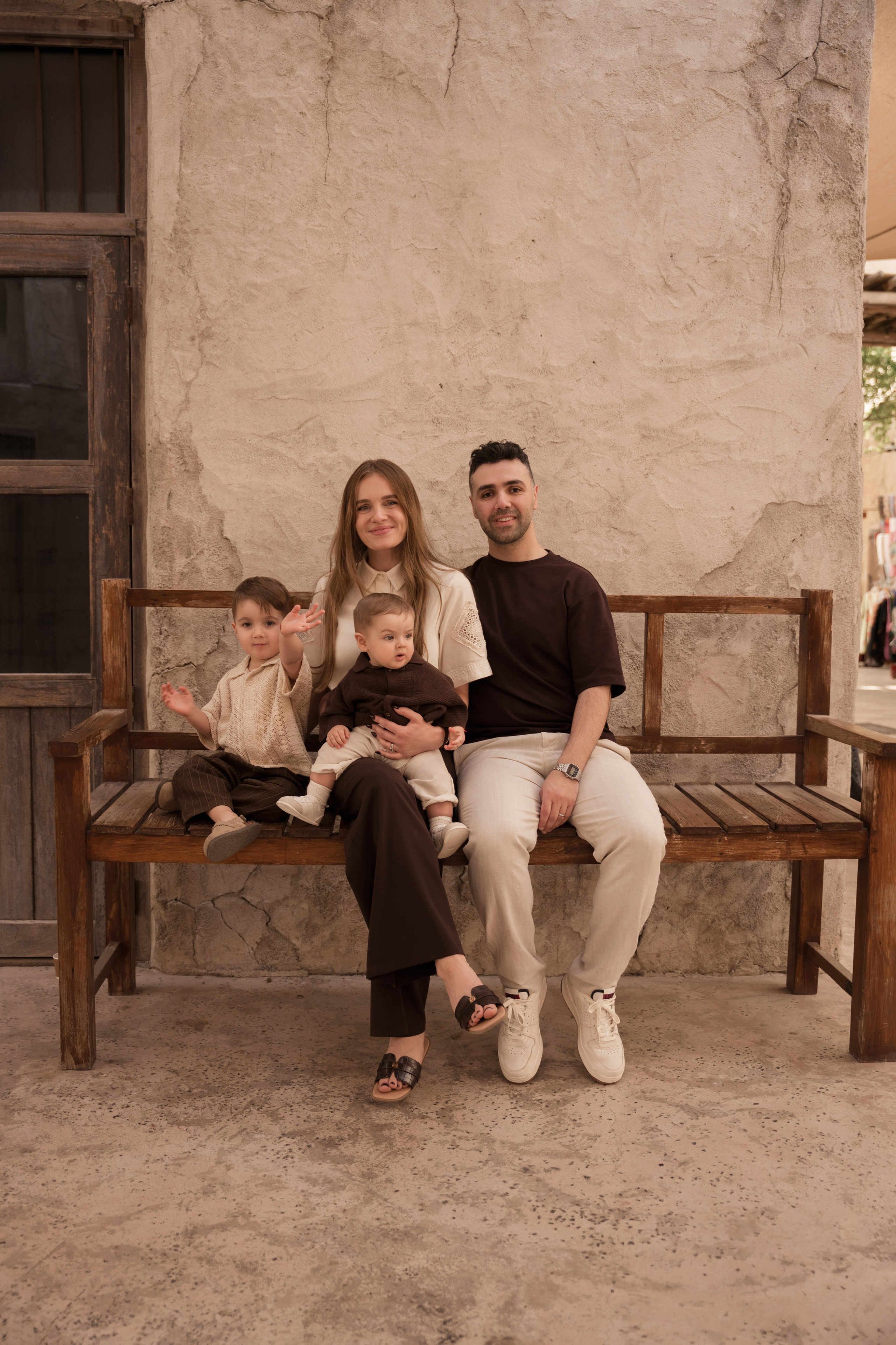 Old Town walk. Angela Iakovleva — Family Photographer in Dubai