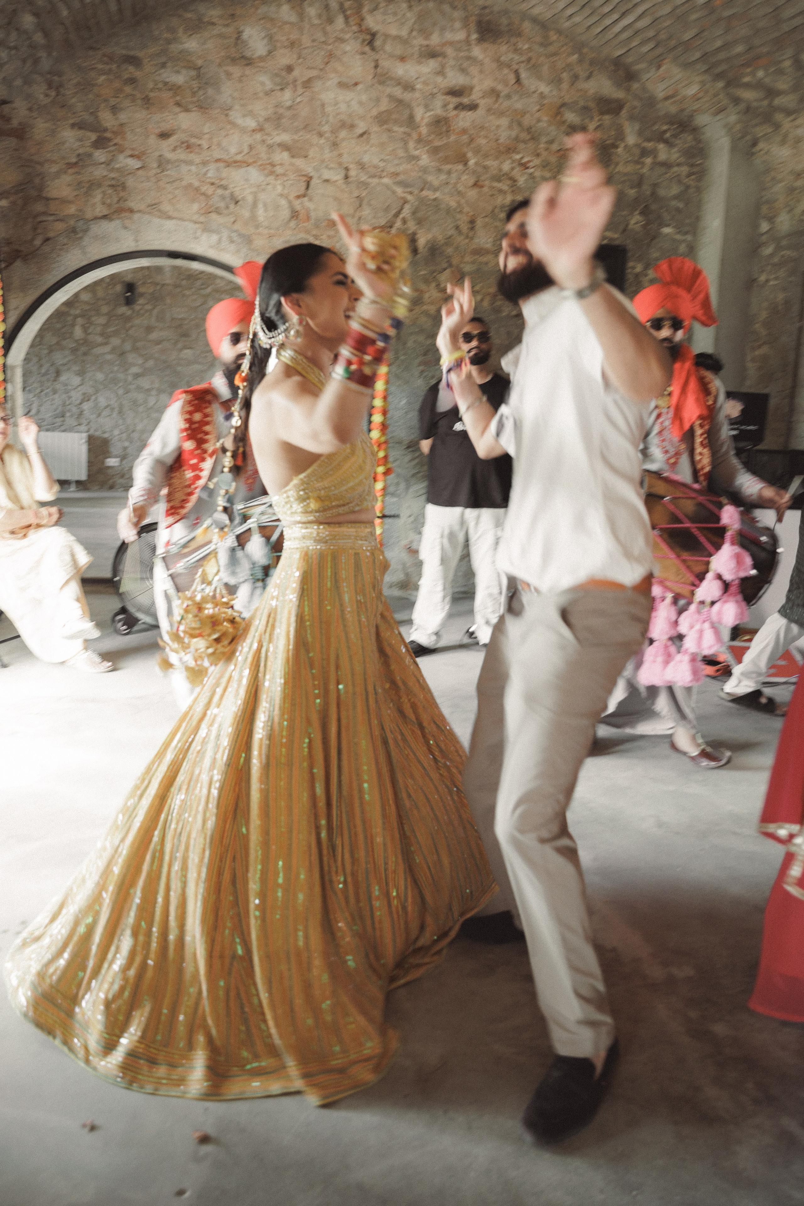 Patrik & Naomi. Monestir Sant Salvi. Paola wedding photographer / videographer in Barcelona