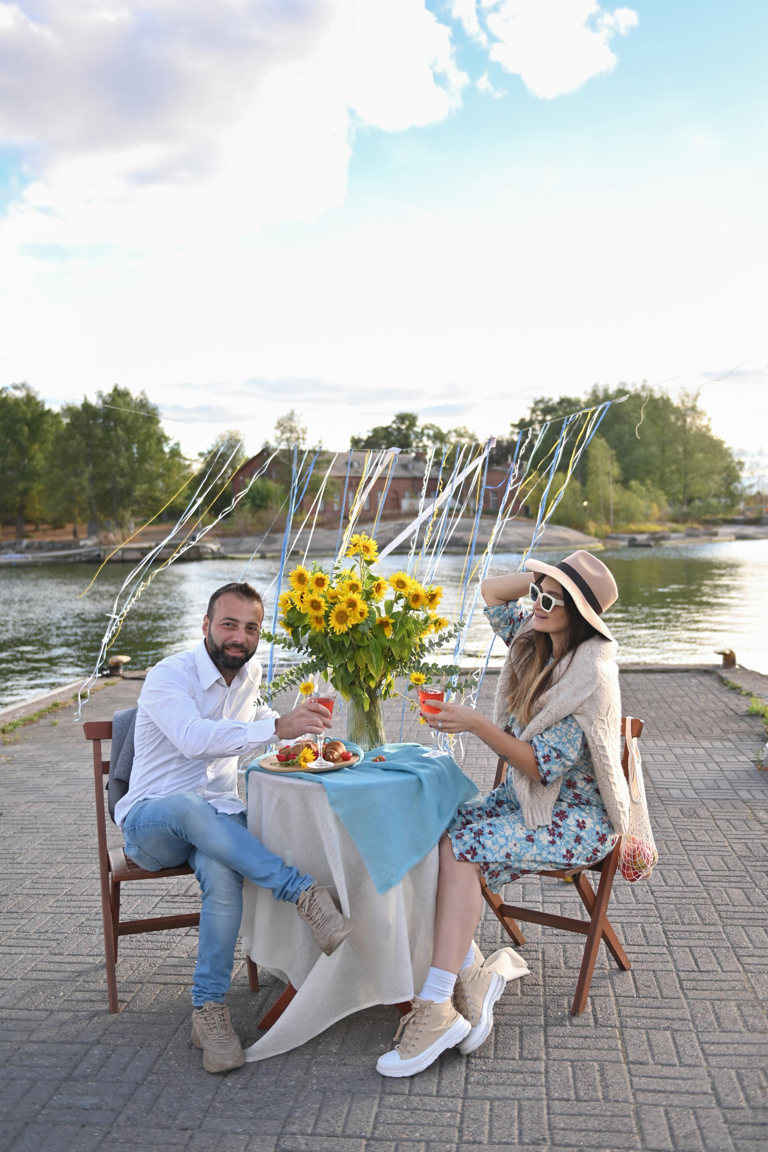Семейная фотосессия с катером и ужином. Детский и семейный фотограф в финляндии дина пулкка. контент фотограф
