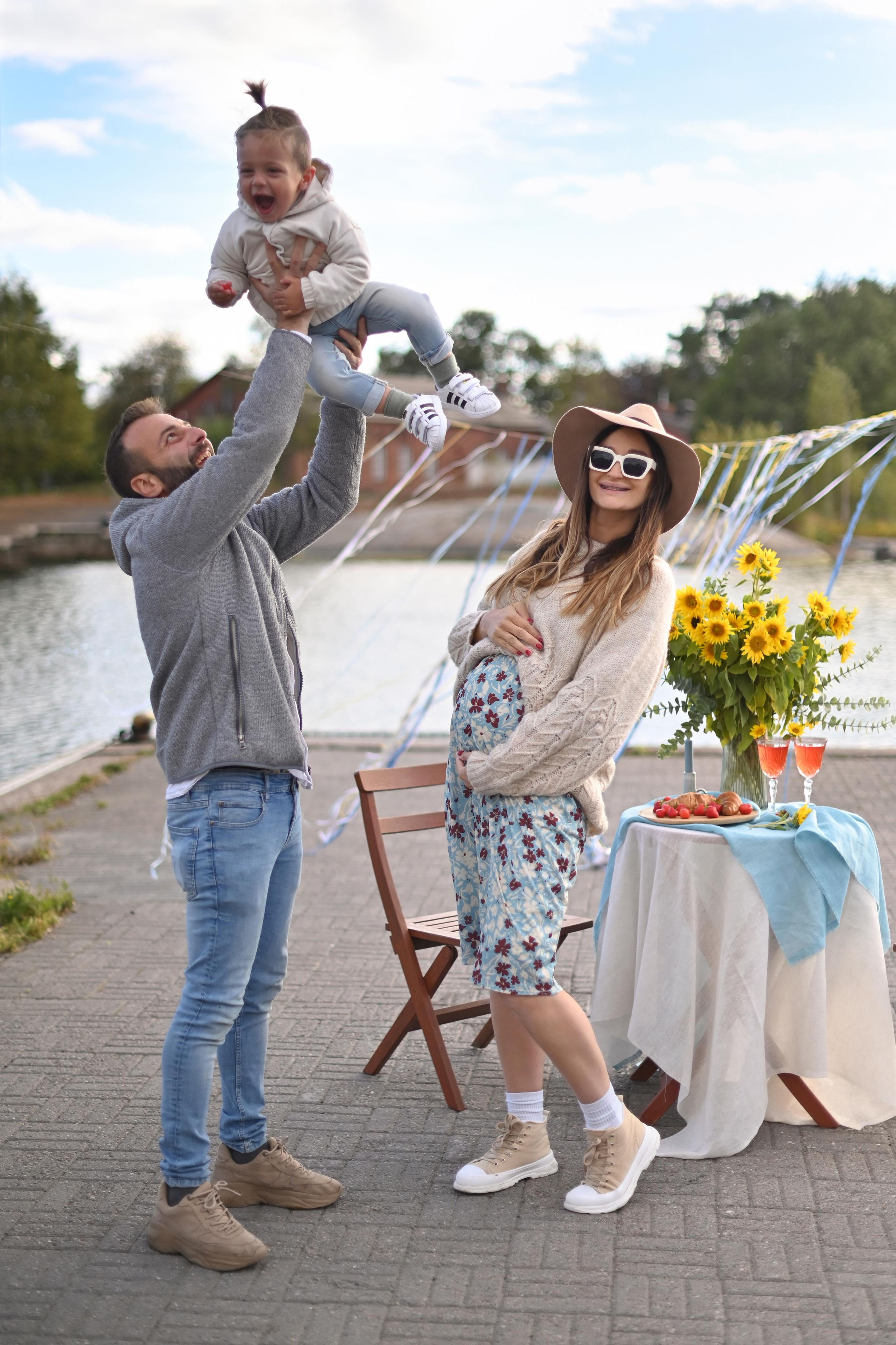 Семейная фотосессия с катером и ужином. Детский и семейный фотограф в финляндии дина пулкка. контент фотограф