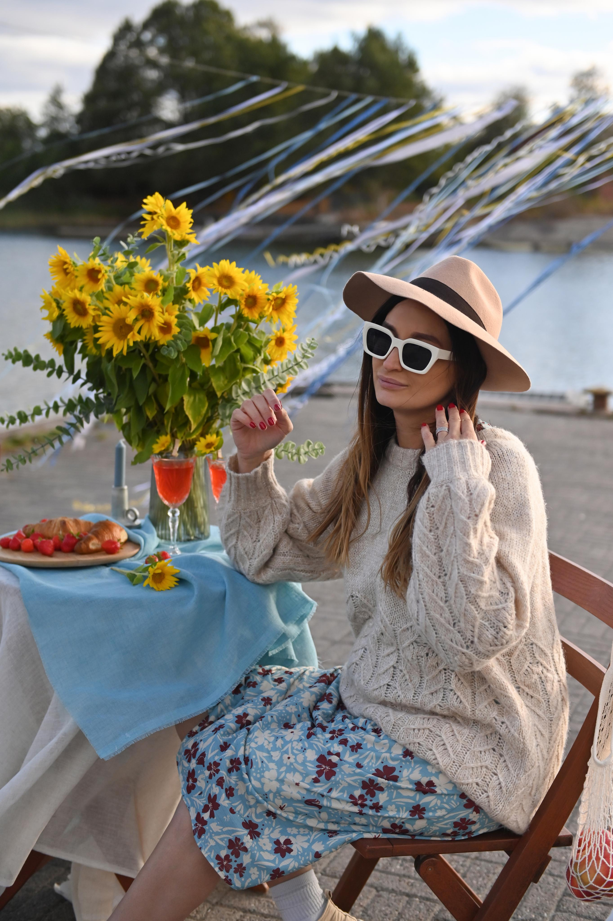 Семейная фотосессия с катером и ужином. Детский и семейный фотограф в финляндии дина пулкка. контент фотограф