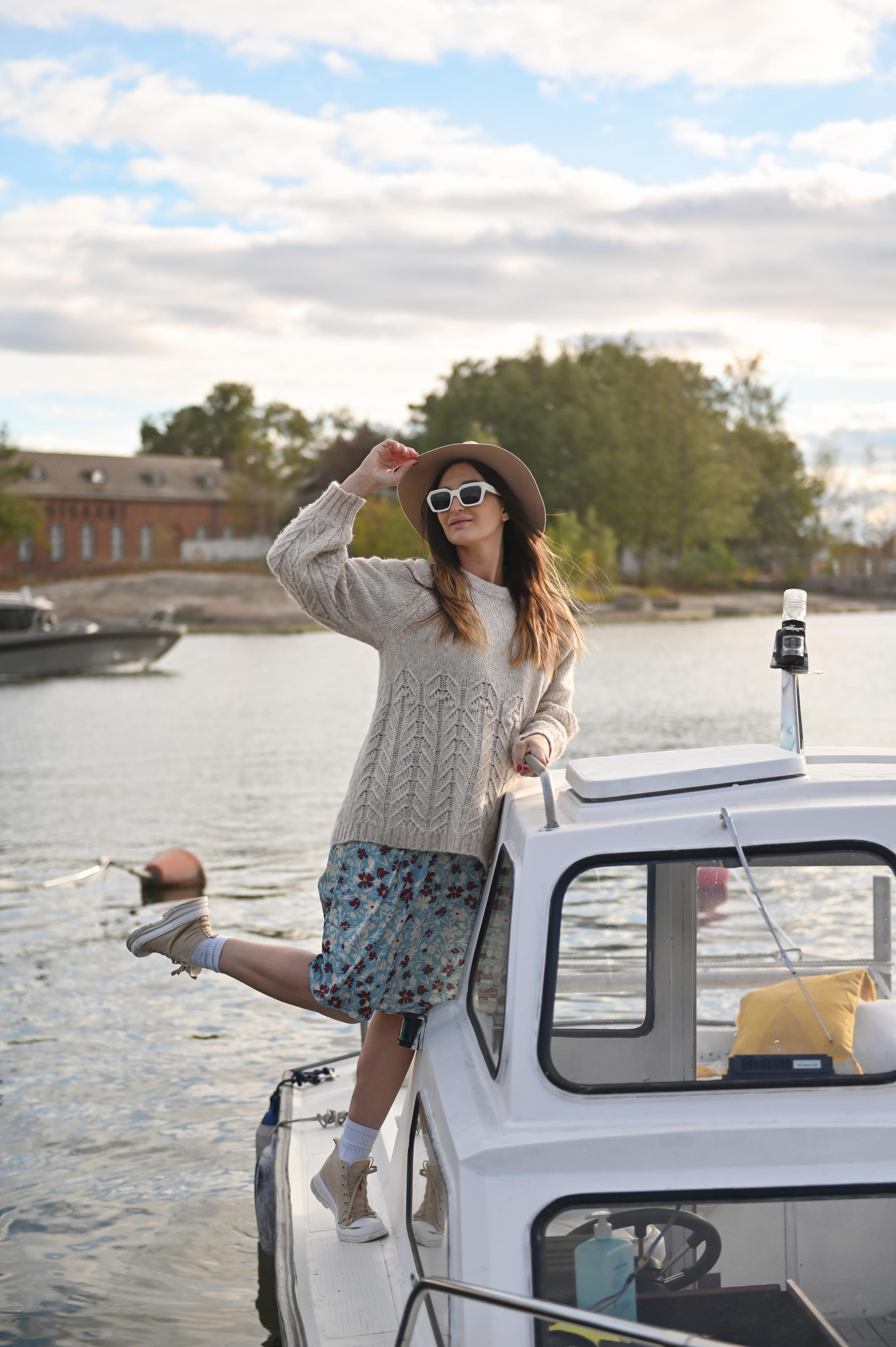 Семейная фотосессия с катером и ужином. Детский и семейный фотограф в финляндии дина пулкка. контент фотограф