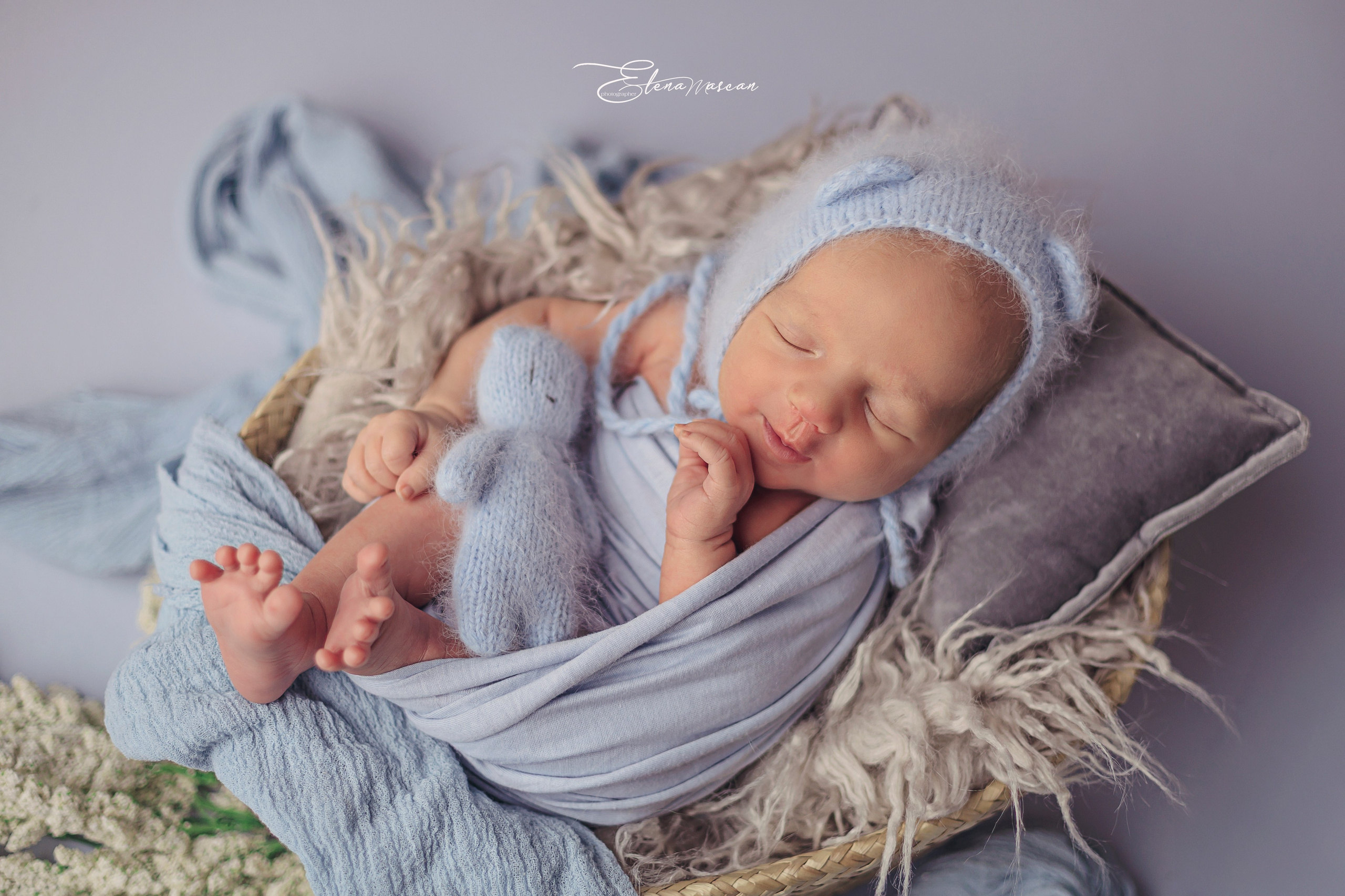 Şedinţe Newborn - Primele amintiri cu bebeluşul tău. Elena Mascan – Fotograf newborn, maternitate, portret, smash the cake & branding personal | La Femme Studio Photograpy|Constanţa