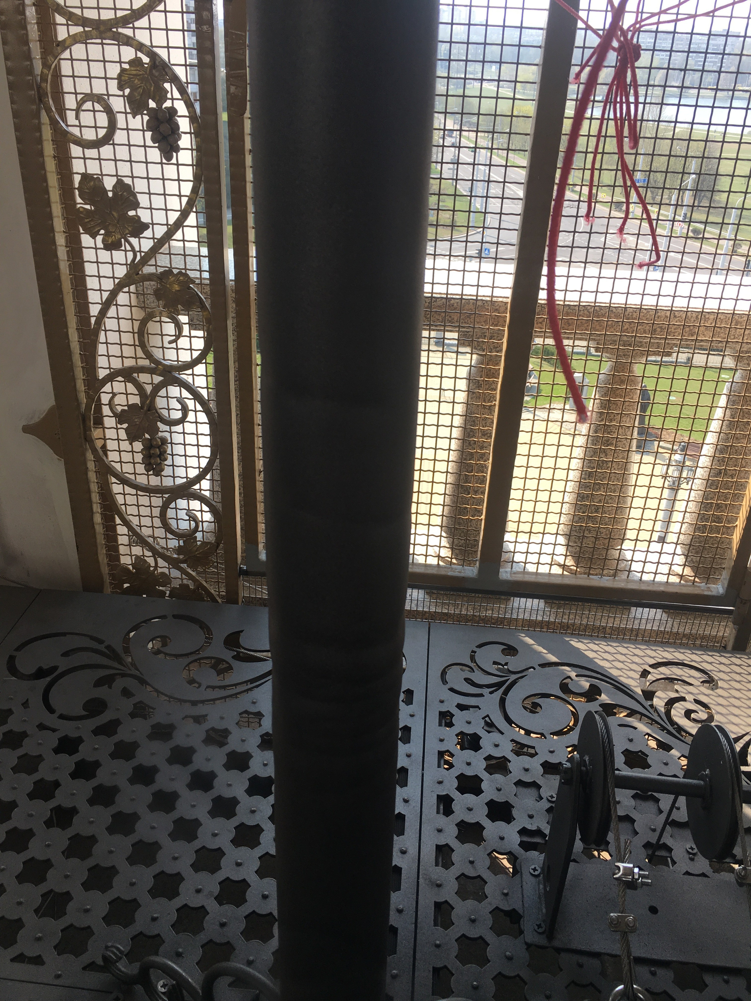 Подиум для звонаря с комплектом роликов и педалей колокольни Храма-памятника в честь Всех Святых и в память о жертвах, спасению Отечества нашего послуживших в городе Минске Минской Епархии Белорусской Православной Церкви. 2019 г. Сталь, художественная ковка, лазерная резка, сварка