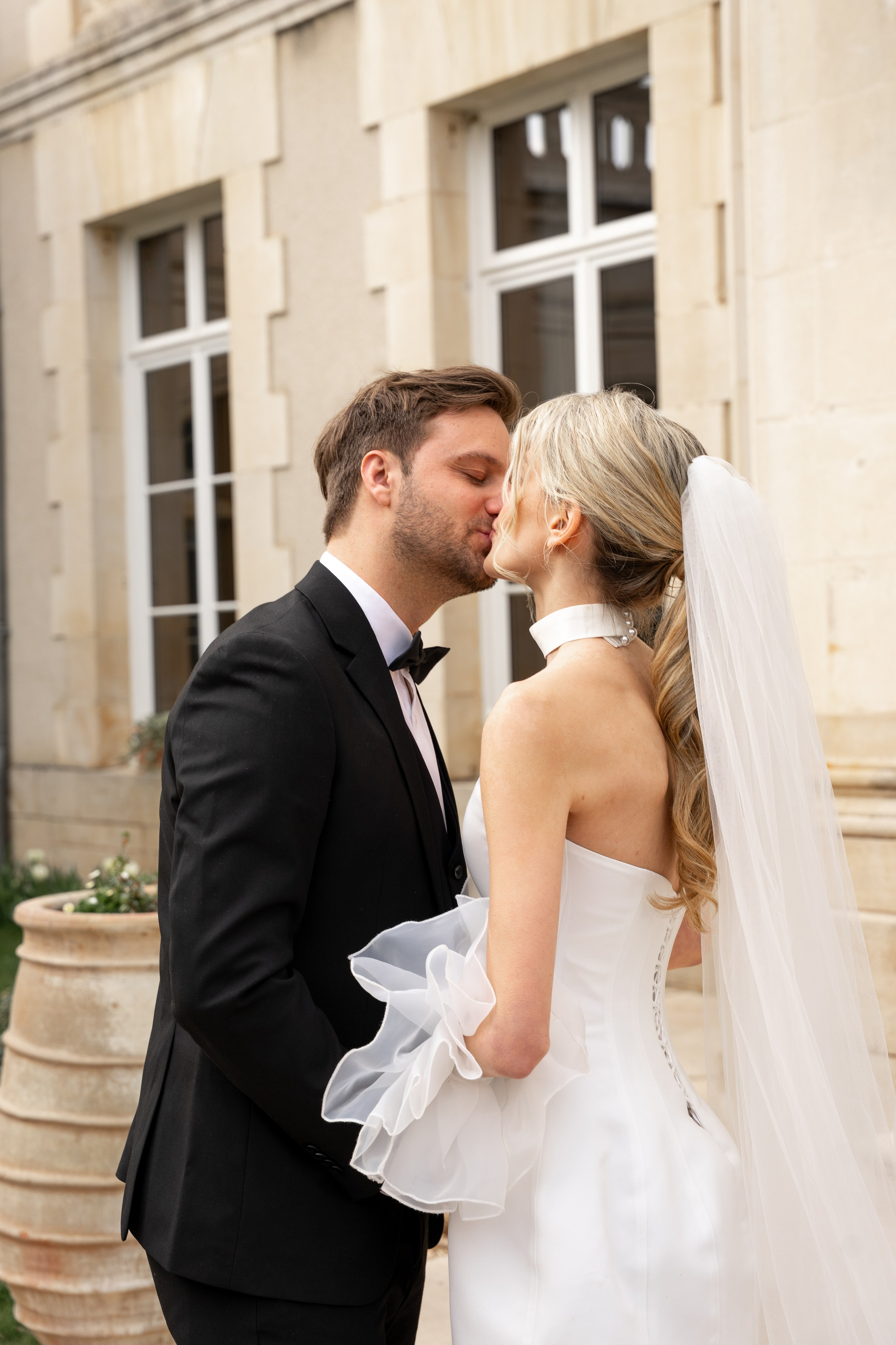 Chateau elopement inspiration. Wedding photographer in Paris Oksana Shum