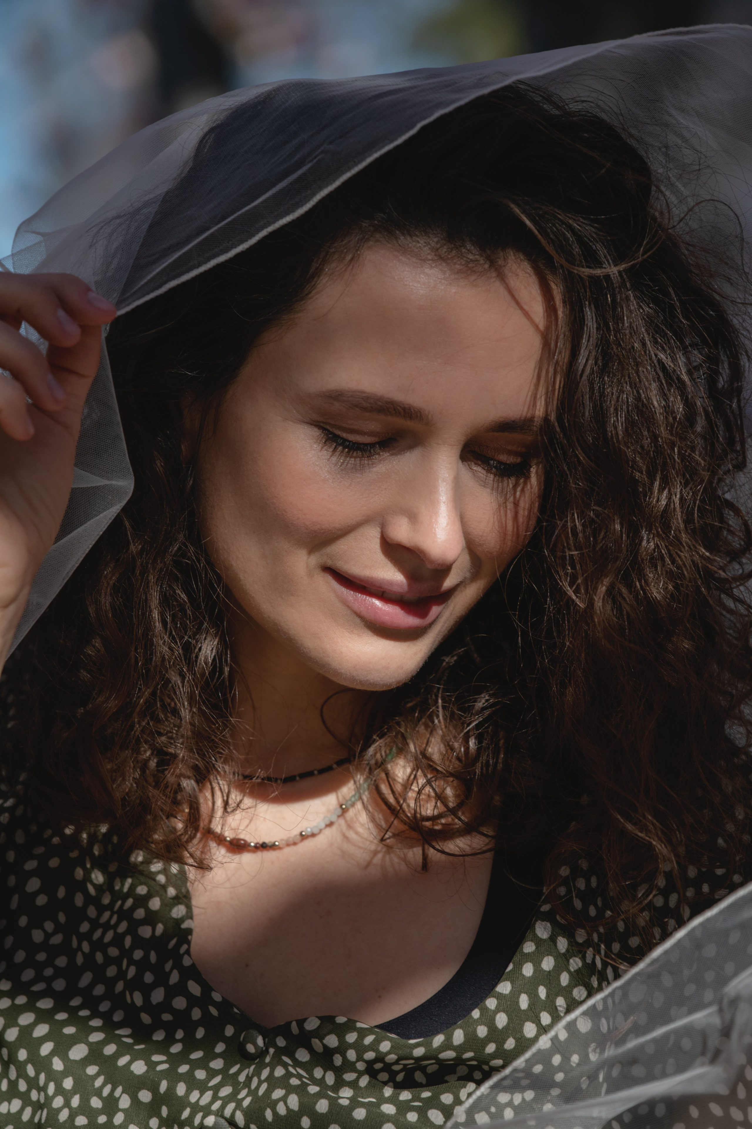 MARIA with Magnolias. Anastasiia Antoniuk portrait, family and couple photographer, Portugal