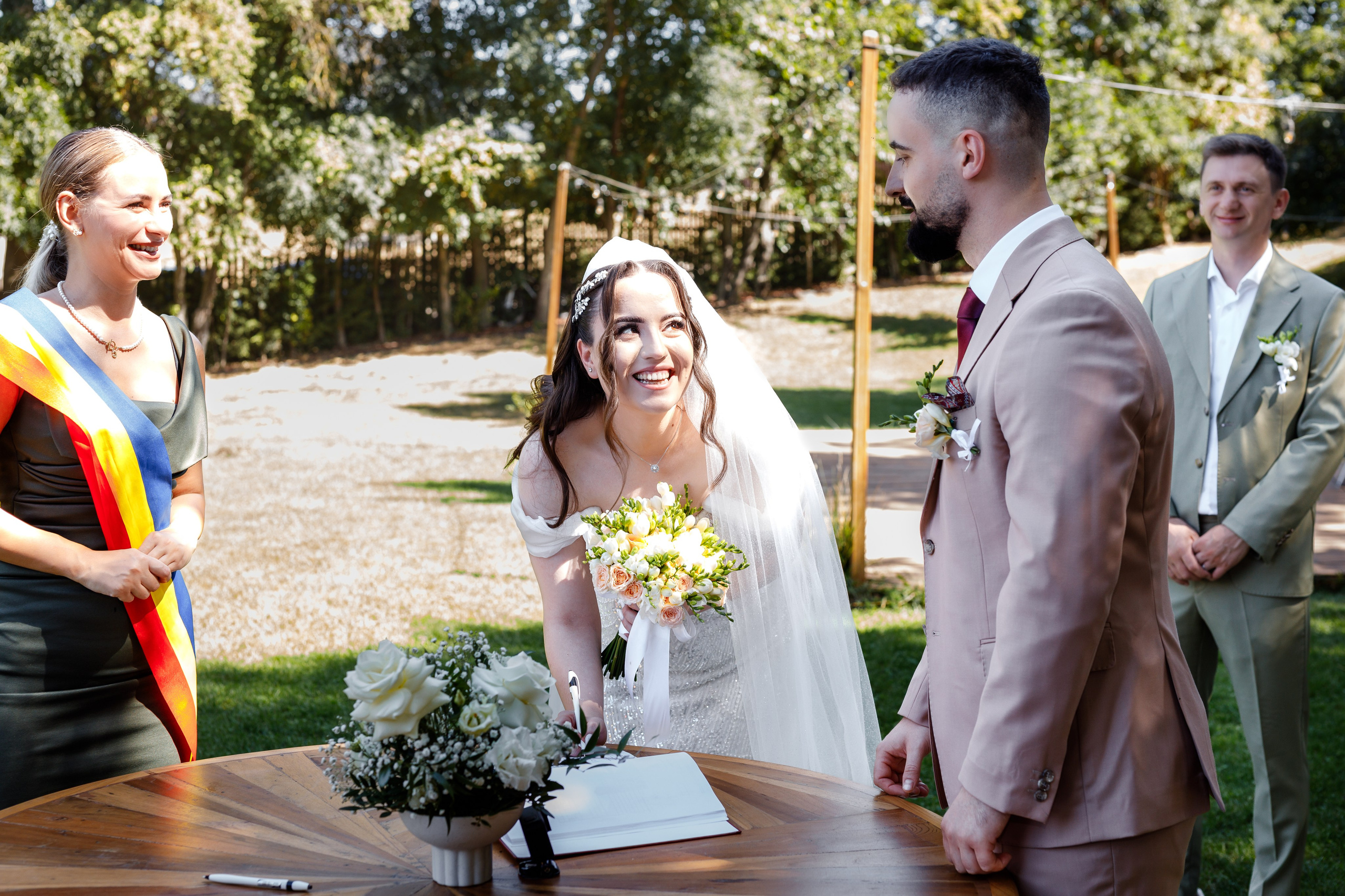 Mihai & Iasmina. Lucian Dedeu — Fotograf de nuntă și eveniment