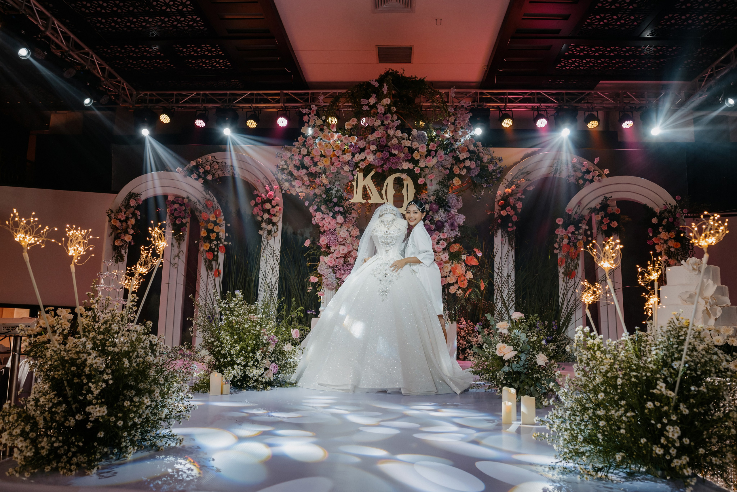 KHANG & QUYEN / Lavela Hotel. Saigon Wedding Present | Art Beyond Moments