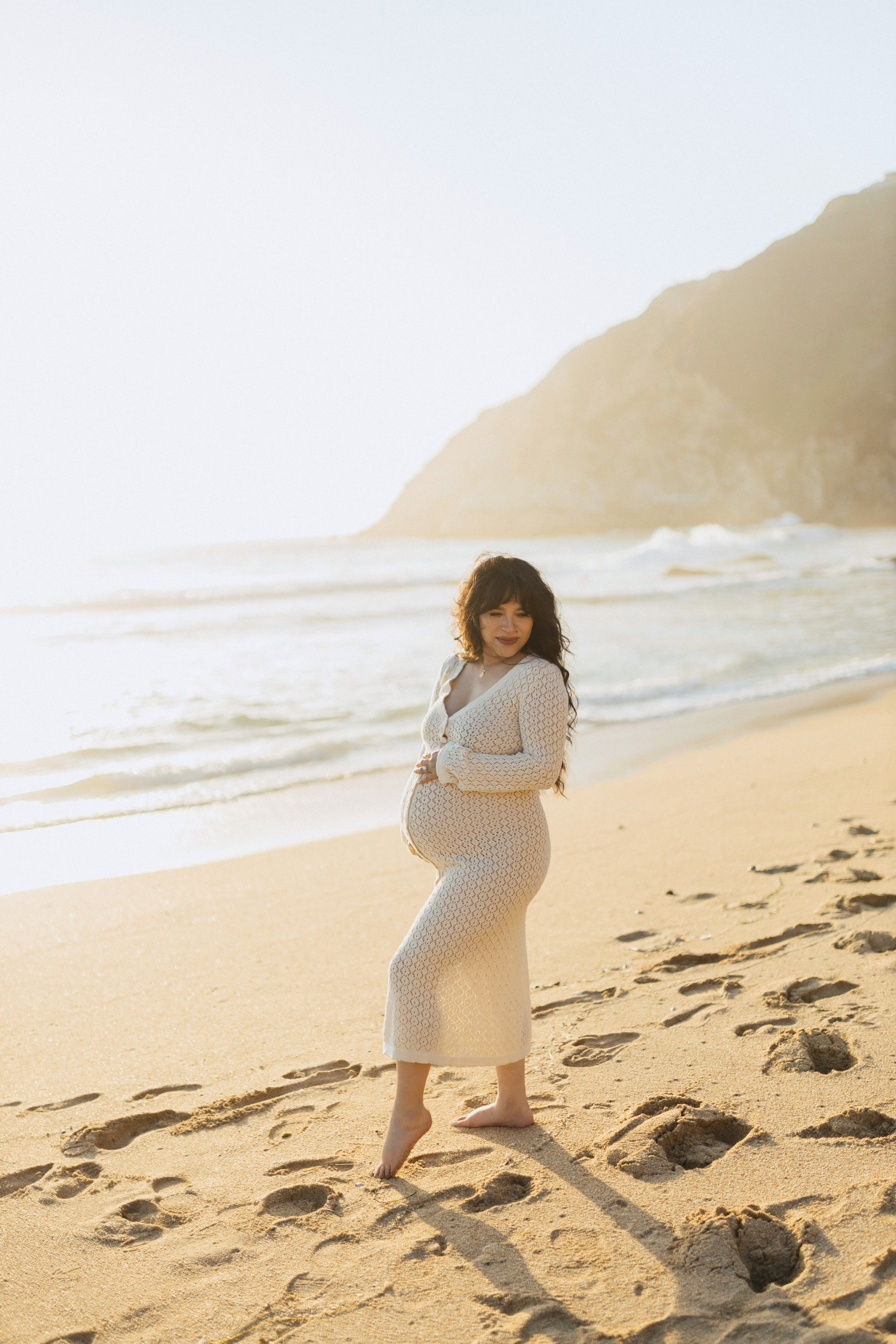 Gray Whale Cove State Beach Maternity Photo Session. Maternity, newborn photographer in the Bay Area|Iryna Rakivnenko