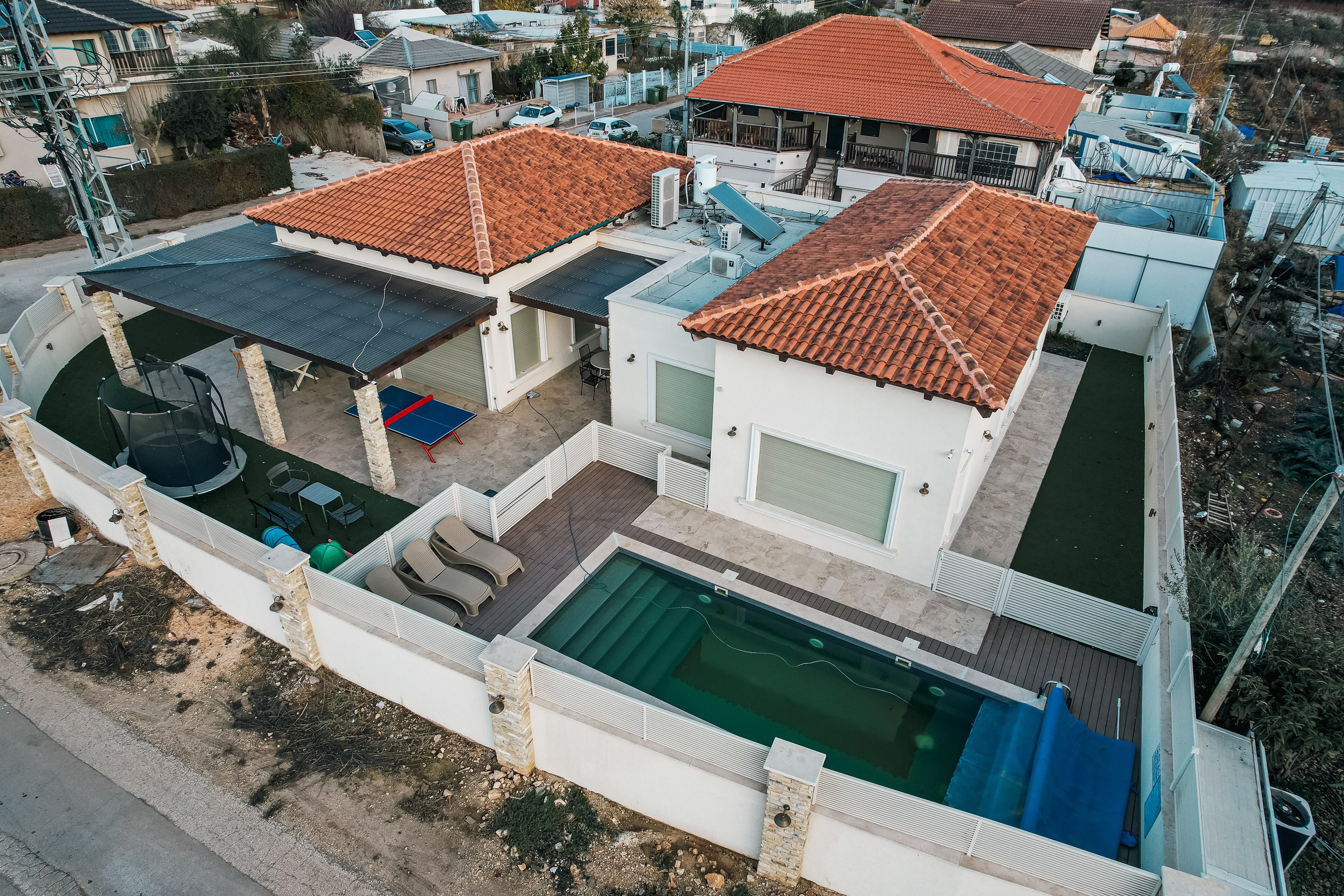 נדל"ן ובתים. יותם שחר צילום ועריכה