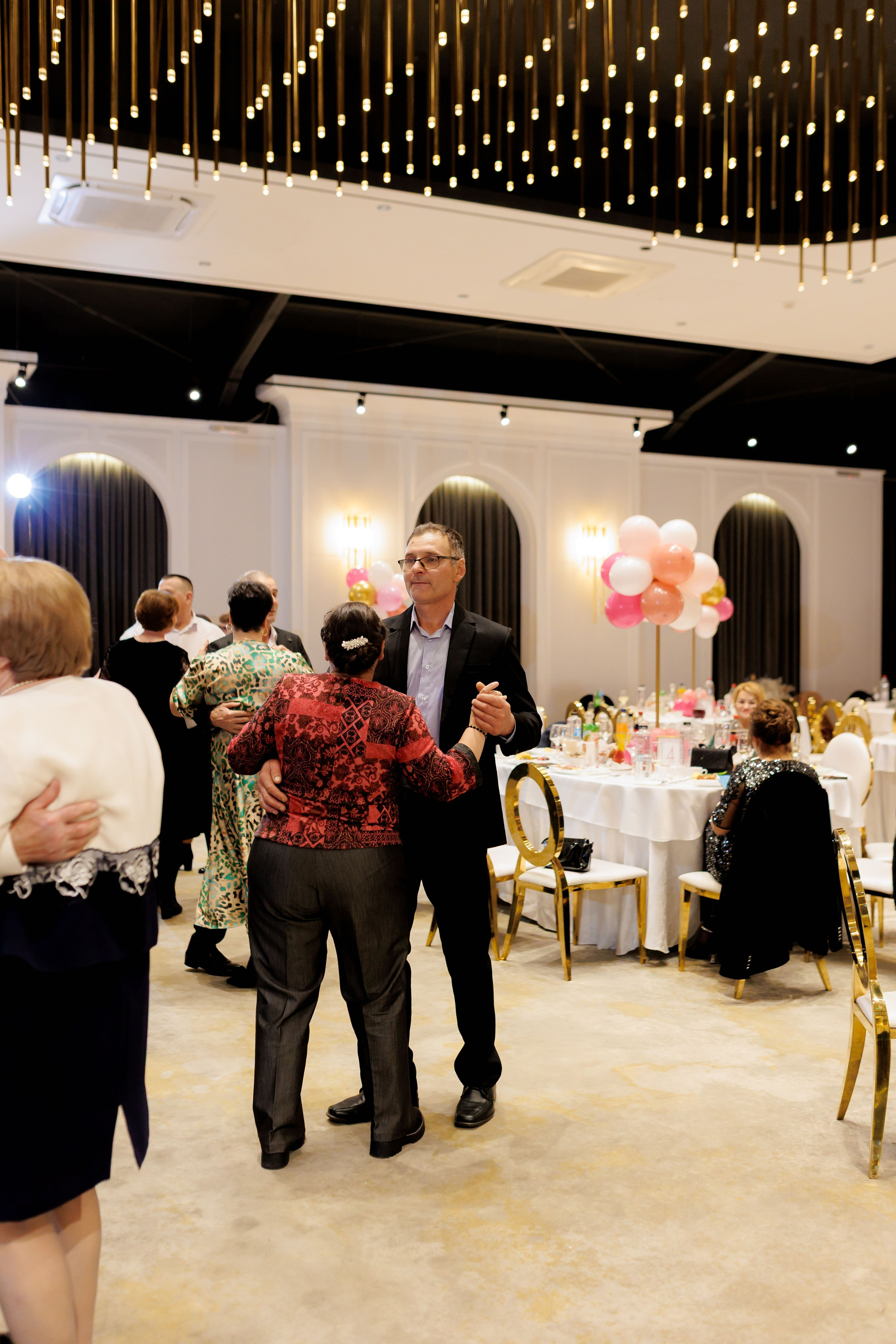 Povestea voastră, regizată de noi |Cristi Turculet Videograf Nuntă Suceava | wedding highlight. Servicii foto-video profesionale, pentru momente de neuitat