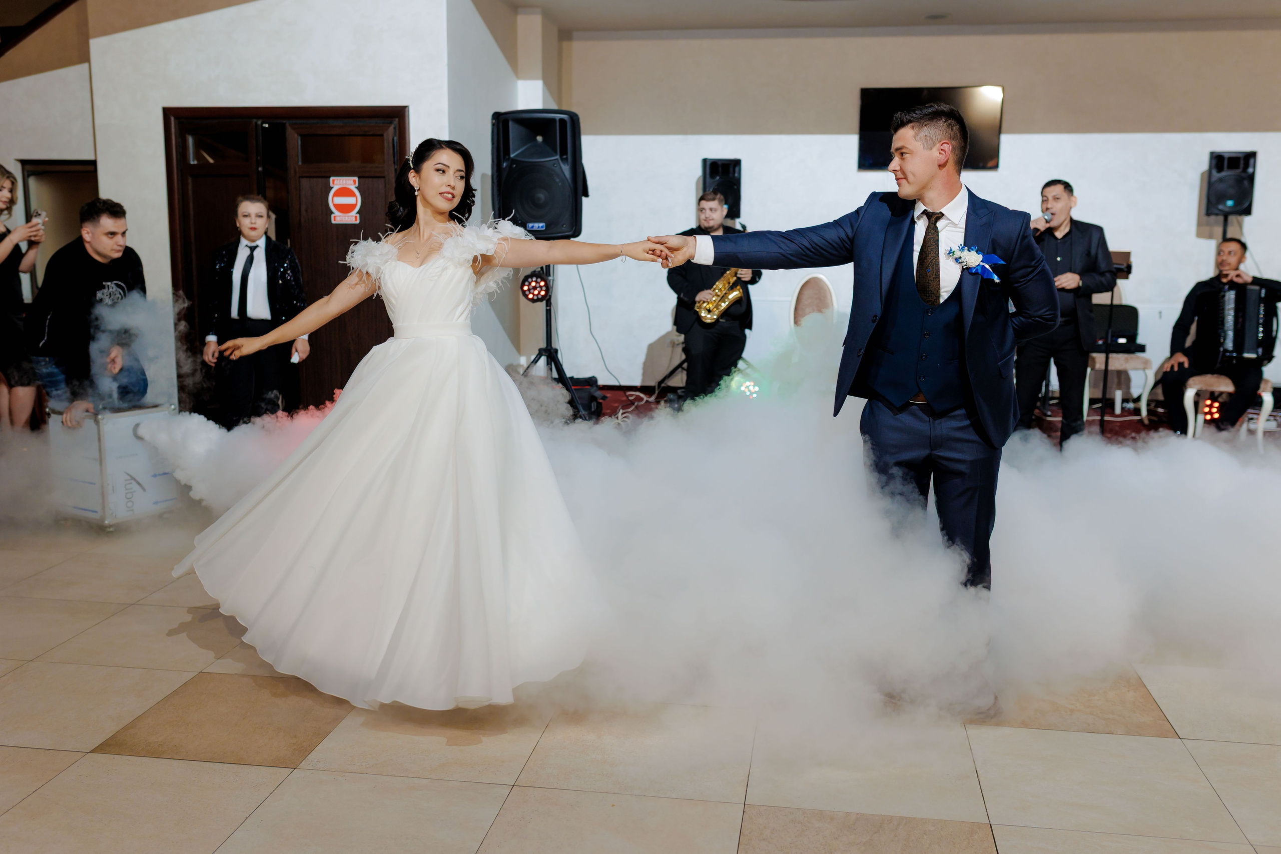 Loredana & Emilian – Ziua Nunții | Videografie - fotografie Botez Suceava, Iași, Botoșani. Servicii foto-video profesionale, pentru momente de neuitat